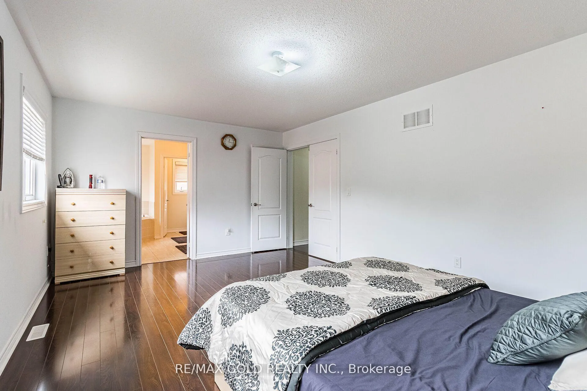 Photo 24 of 4 Mistletoe Place, Brampton, Credit Valley — HOMEH