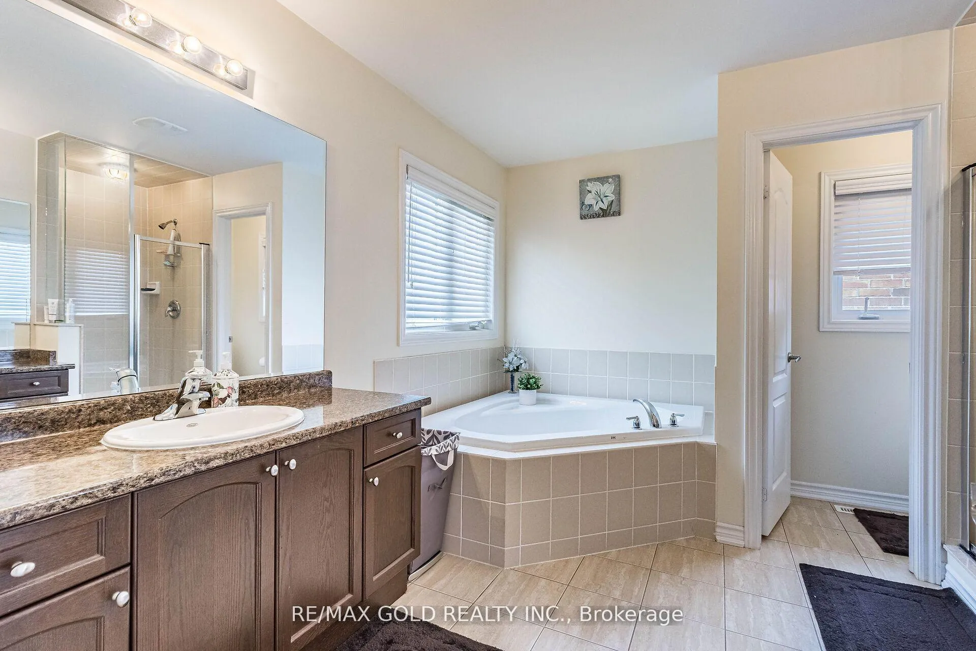 Photo 25 of 4 Mistletoe Place, Brampton, Credit Valley — HOMEH