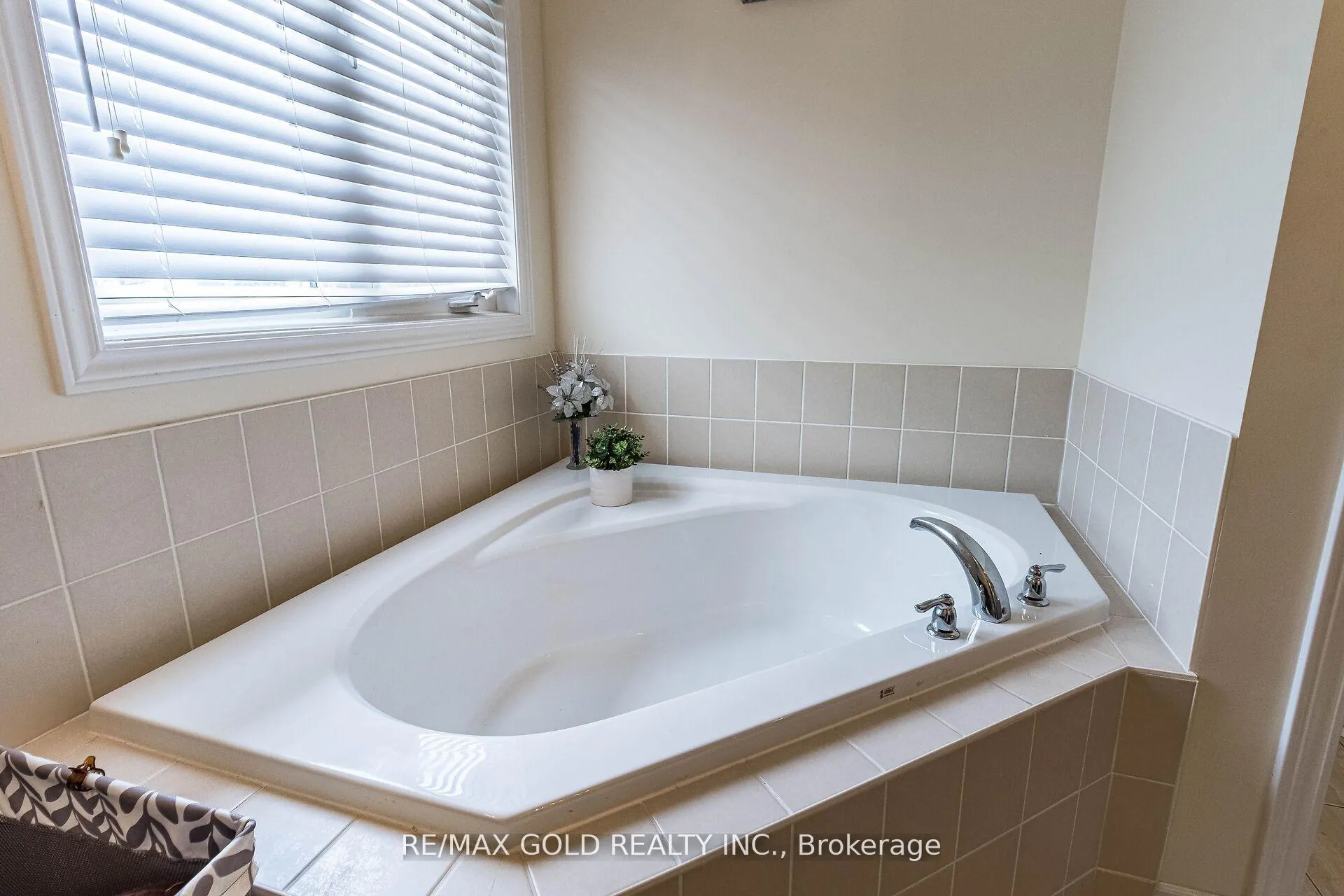 Photo 26 of 4 Mistletoe Place, Brampton, Credit Valley — HOMEH