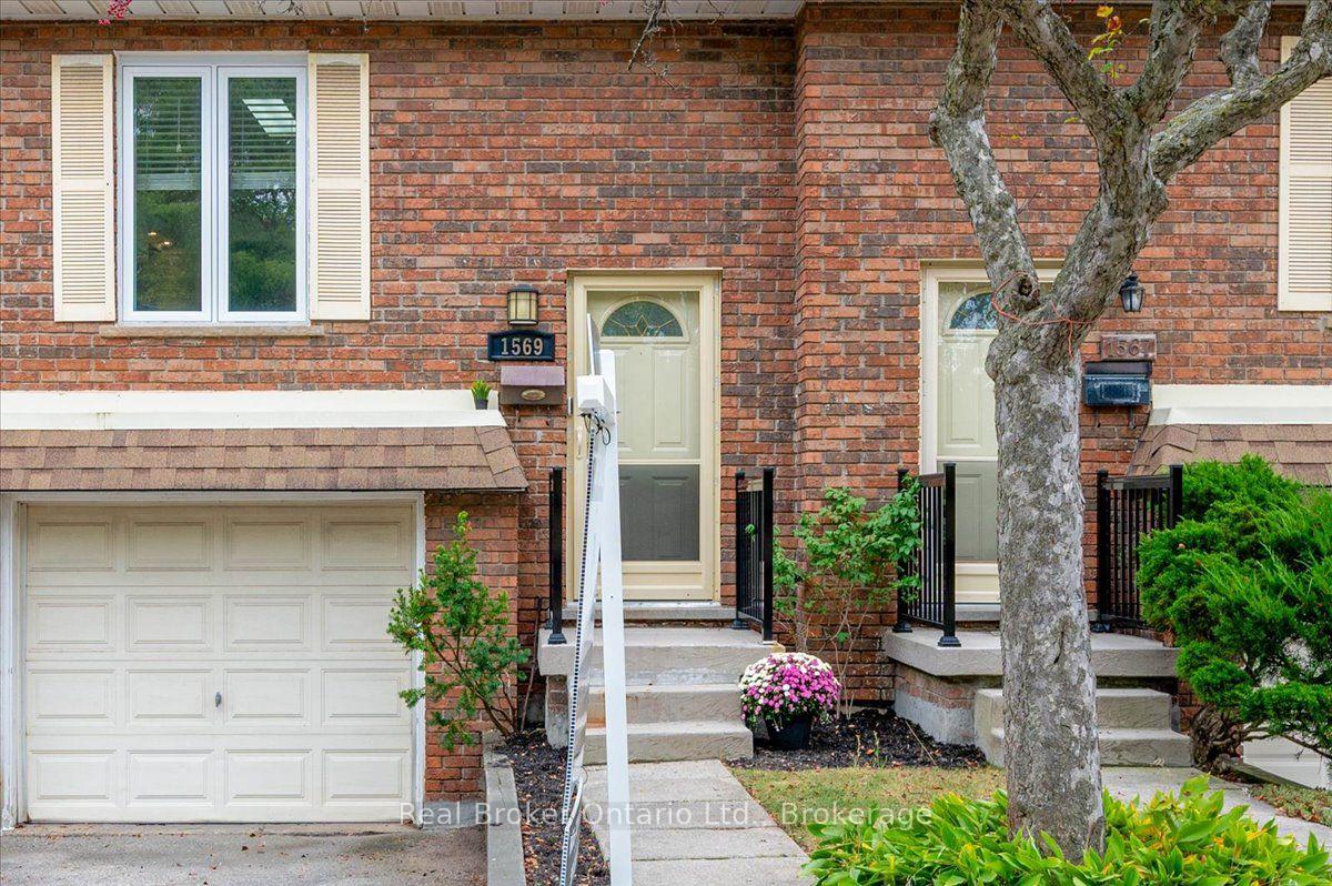 Photo 9 of 1569 Westminster Place, Burlington, Mountainside — HOMEH