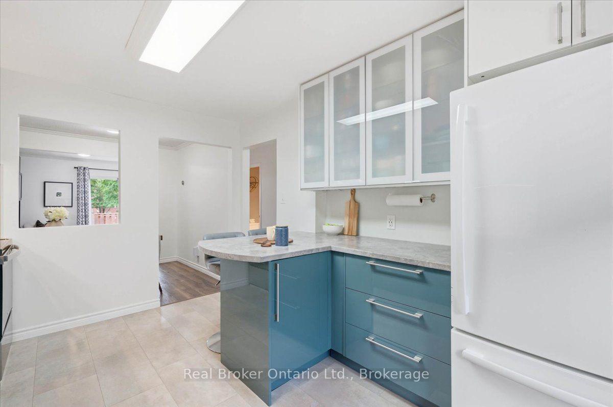 Photo 11 of 1569 Westminster Place, Burlington, Mountainside — HOMEH