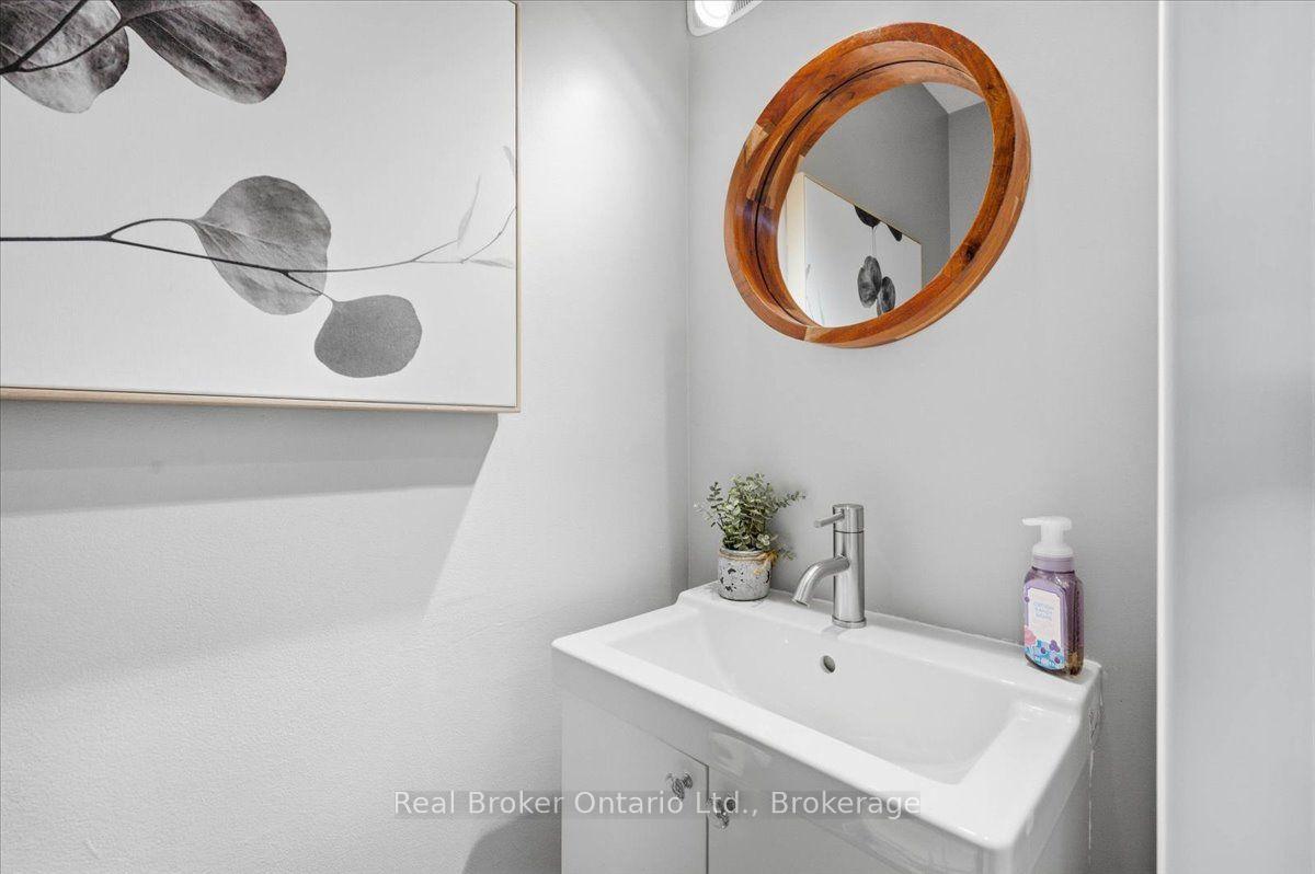 Photo 19 of 1569 Westminster Place, Burlington, Mountainside — HOMEH