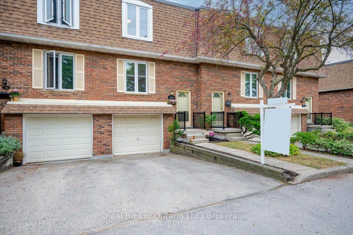 Photo 6 of 1569 Westminster Place, Burlington, Mountainside — HOMEH