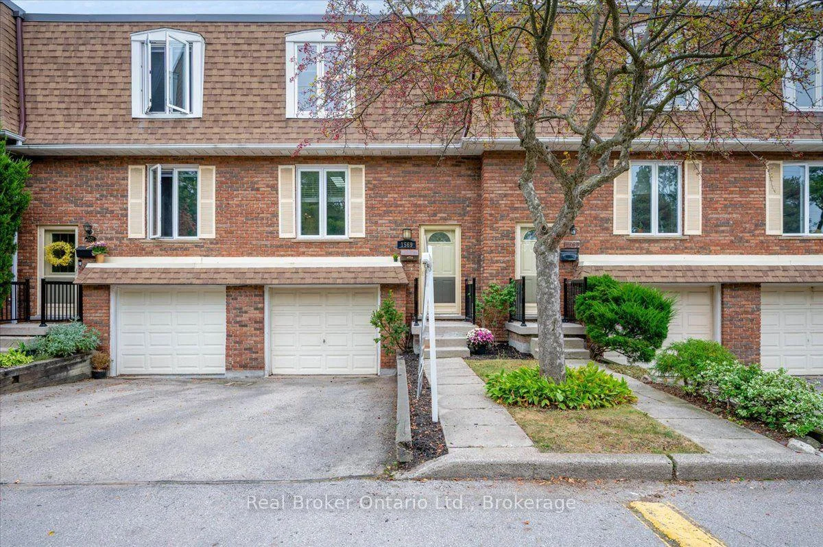 Photo 8 of 1569 Westminster Place, Burlington, Mountainside — HOMEH