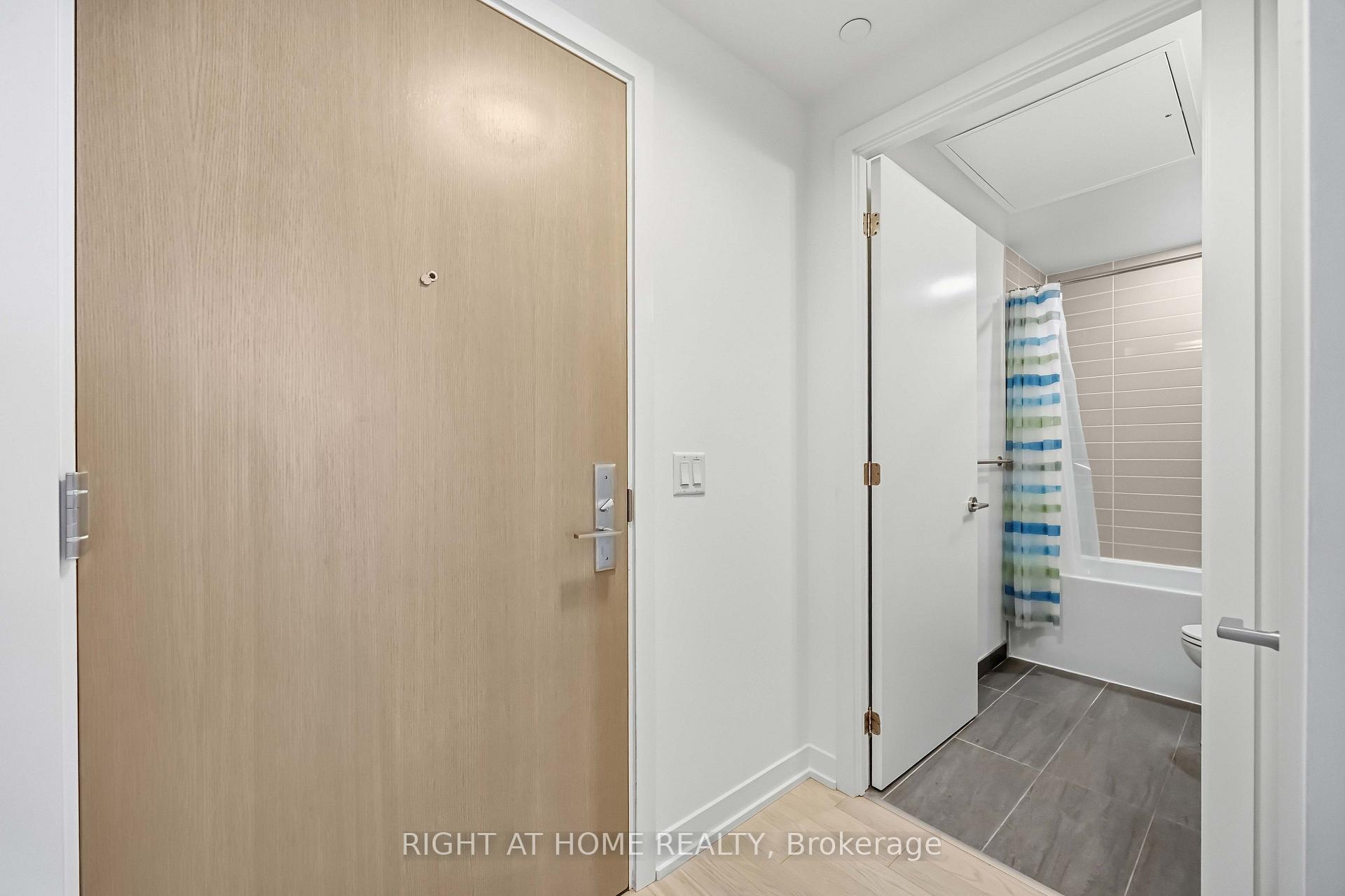Photo 4 of Unit 2801, 357 King Street W, Toronto, Waterfront Communities — HOMEH