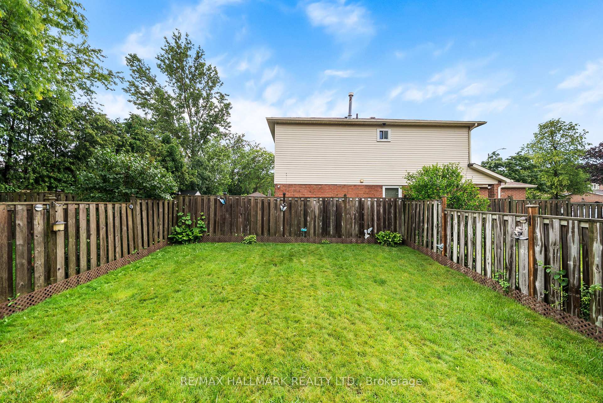 Photo 43 of 1322 Redwood Lane, Pickering, Liverpool — HOMEH