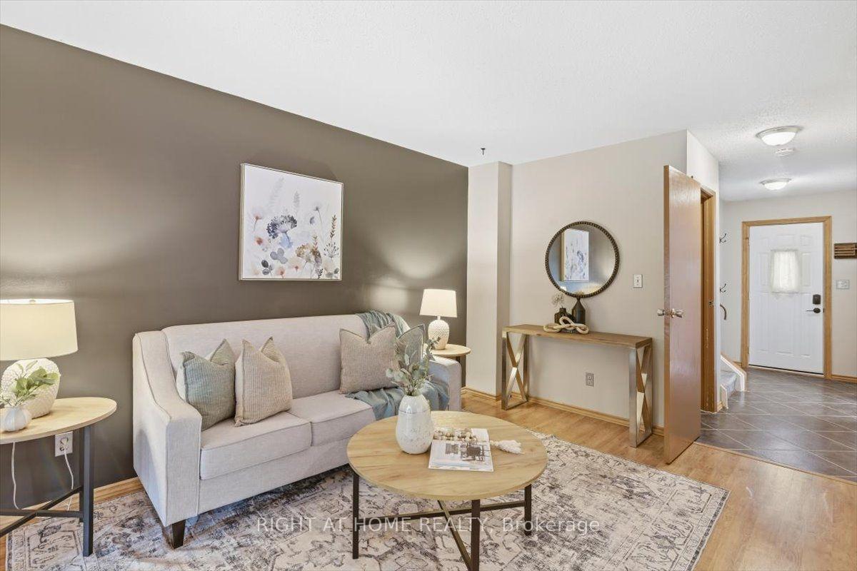 Photo 5 of 31 Prout Drive, Clarington, Bowmanville — HOMEH