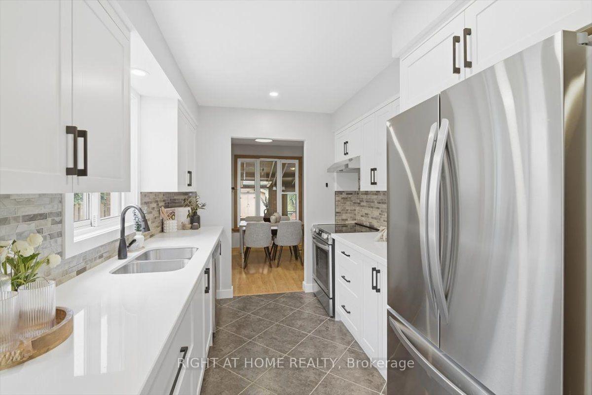 Photo 9 of 31 Prout Drive, Clarington, Bowmanville — HOMEH