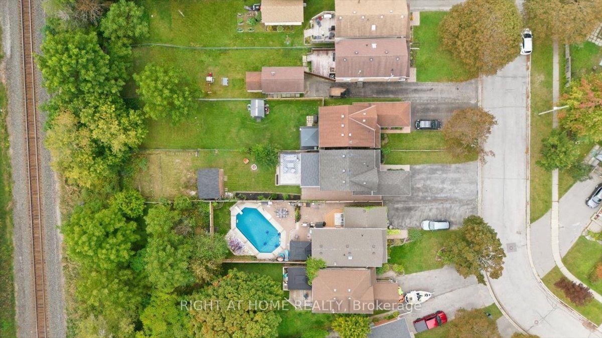 Photo 36 of 31 Prout Drive, Clarington, Bowmanville — HOMEH