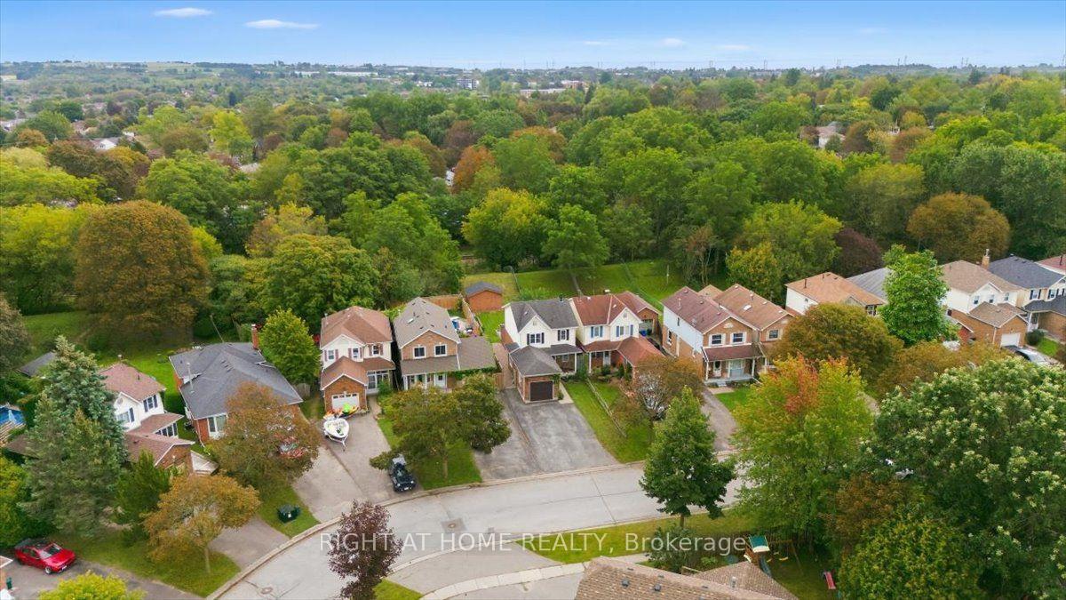 Photo 39 of 31 Prout Drive, Clarington, Bowmanville — HOMEH