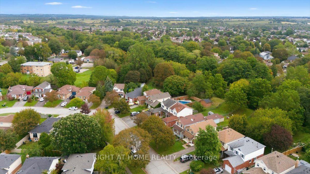 Photo 40 of 31 Prout Drive, Clarington, Bowmanville — HOMEH