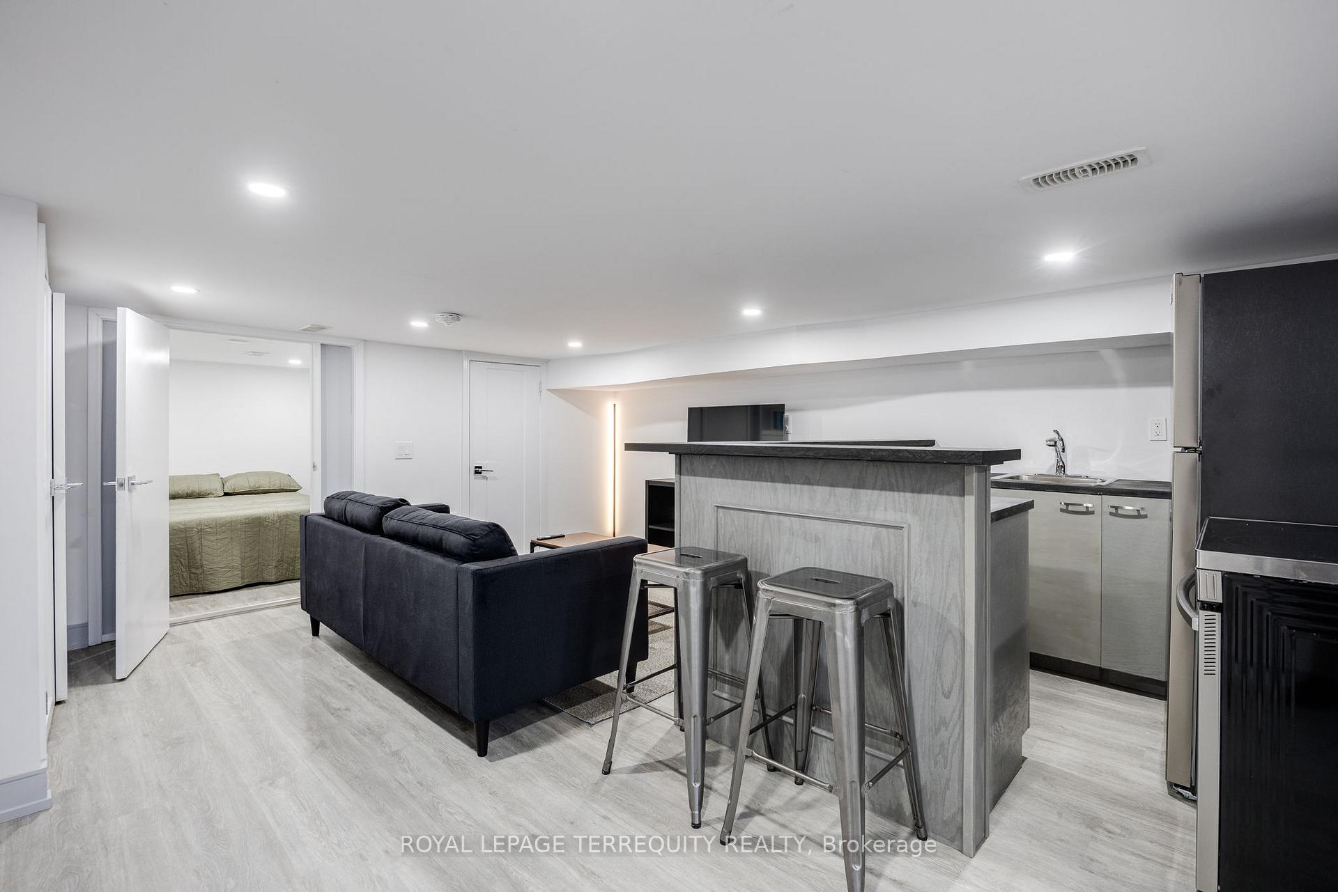 Photo 3 of Unit Bsmt, 668 Indian Road, Toronto, High Park North — HOMEH