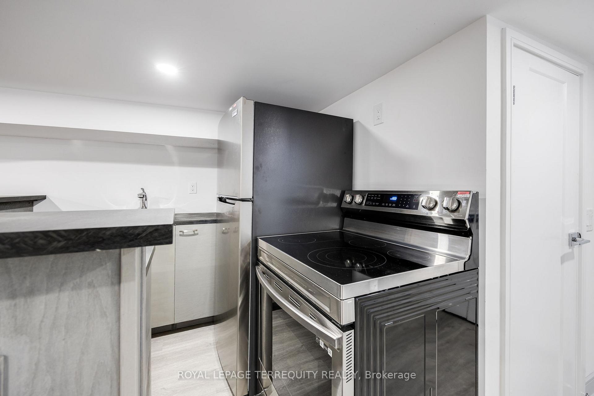 Photo 7 of Unit Bsmt, 668 Indian Road, Toronto, High Park North — HOMEH