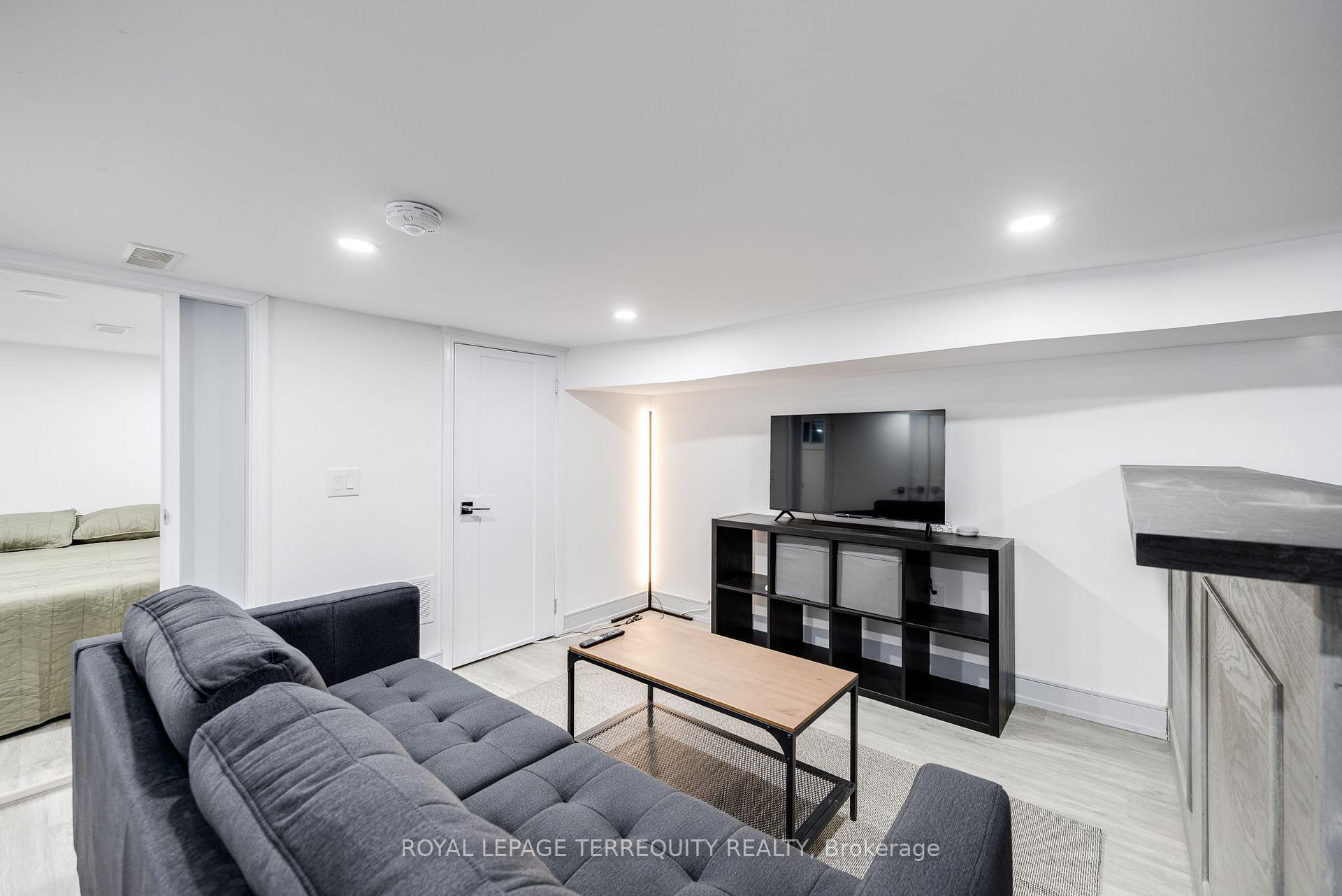 Photo 10 of Unit Bsmt, 668 Indian Road, Toronto, High Park North — HOMEH