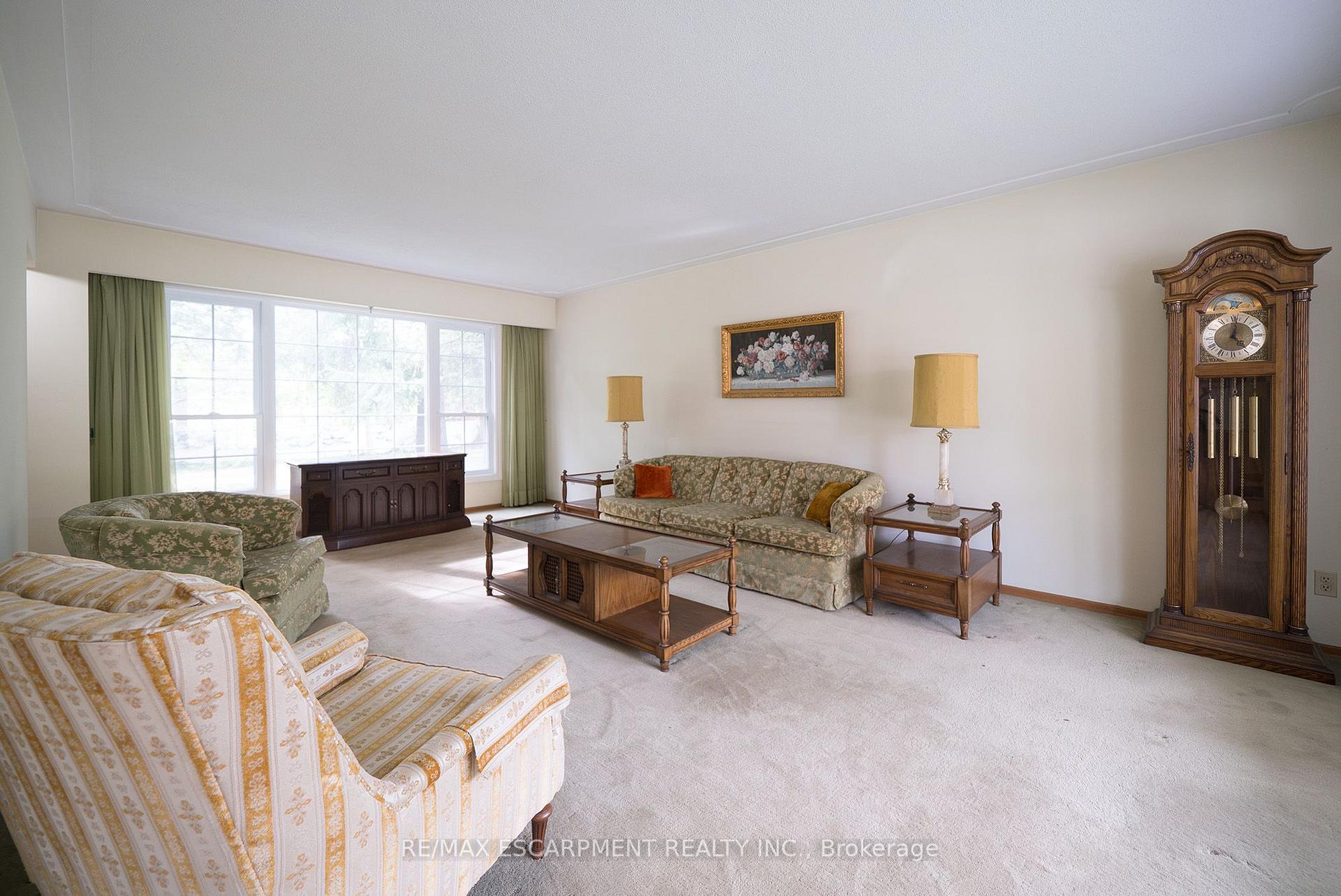 Photo 5 of 24 Japonica Crescent, Brantford, Henderson-Sky Acres — HOMEH