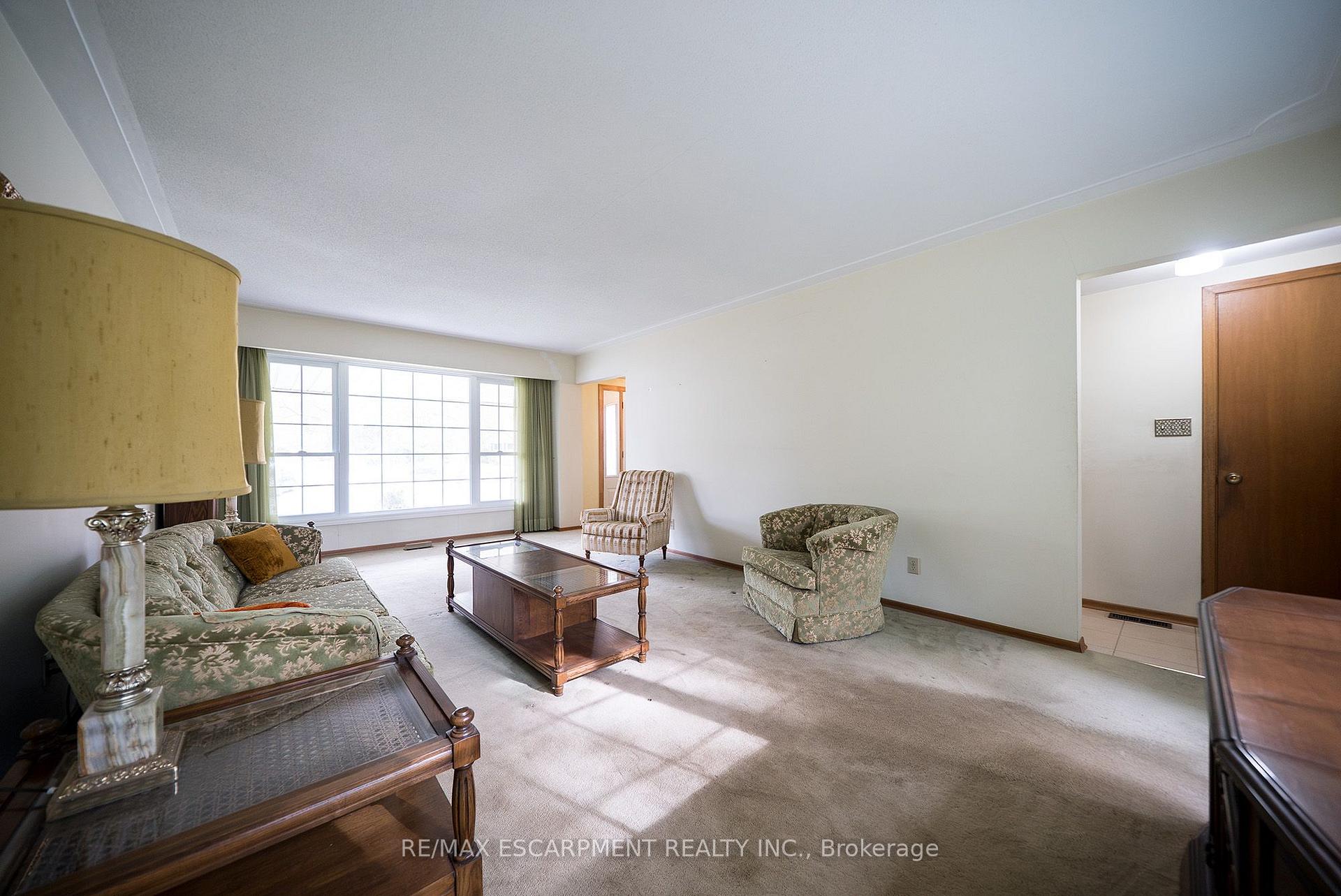 Photo 6 of 24 Japonica Crescent, Brantford, Henderson-Sky Acres — HOMEH