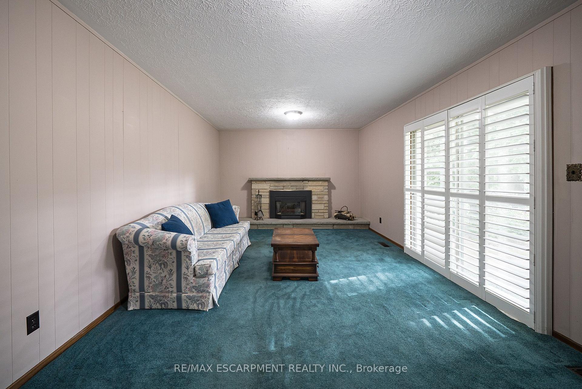 Photo 11 of 24 Japonica Crescent, Brantford, Henderson-Sky Acres — HOMEH