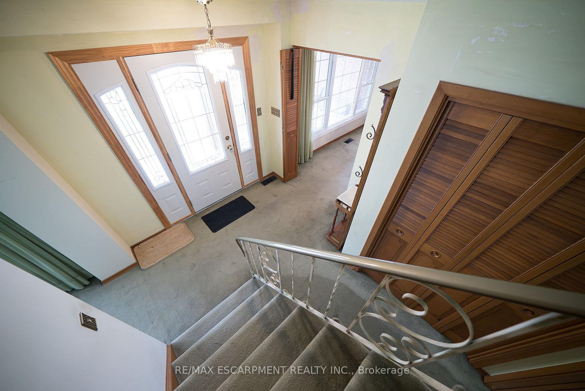 Photo 13 of 24 Japonica Crescent, Brantford, Henderson-Sky Acres — HOMEH