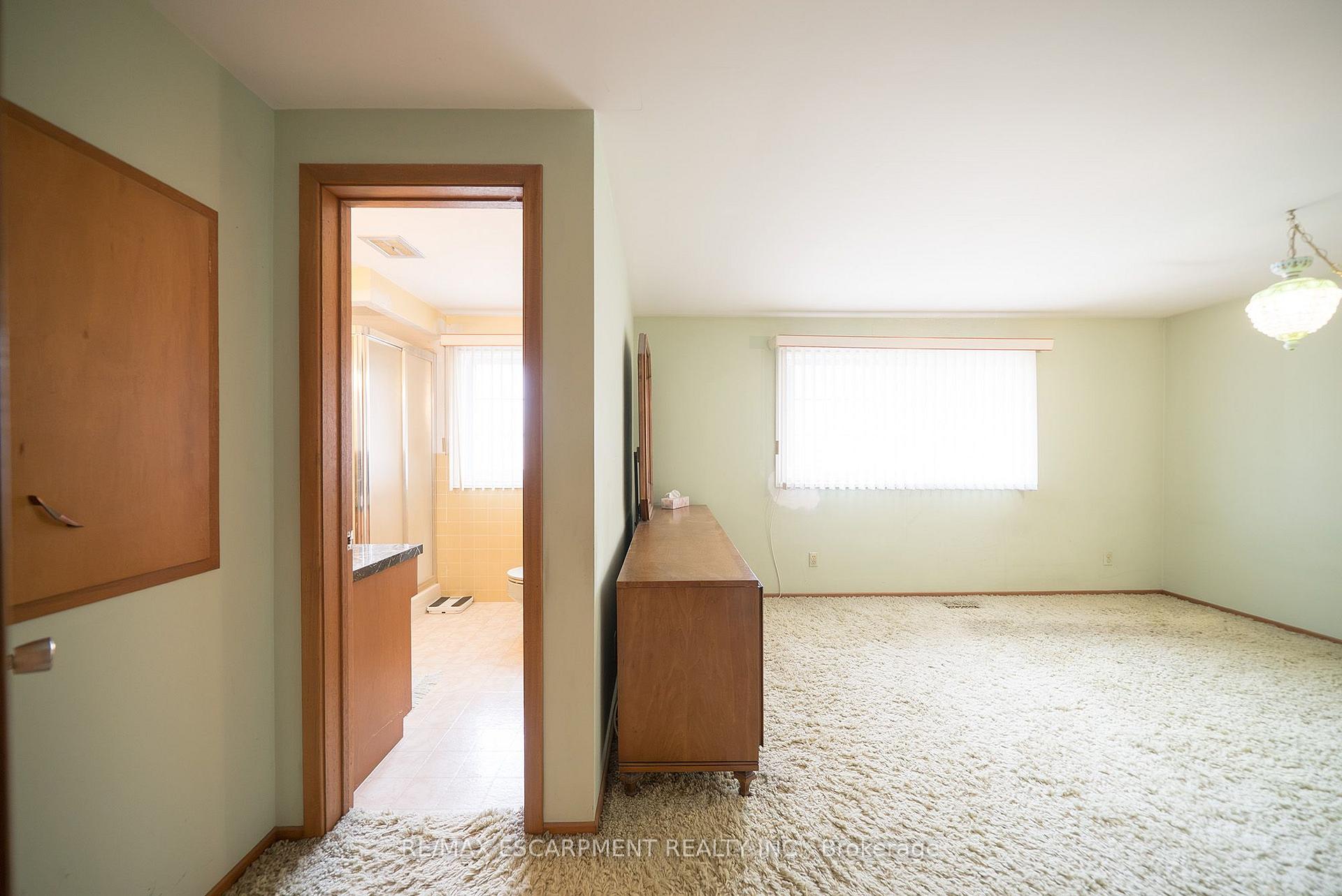 Photo 14 of 24 Japonica Crescent, Brantford, Henderson-Sky Acres — HOMEH