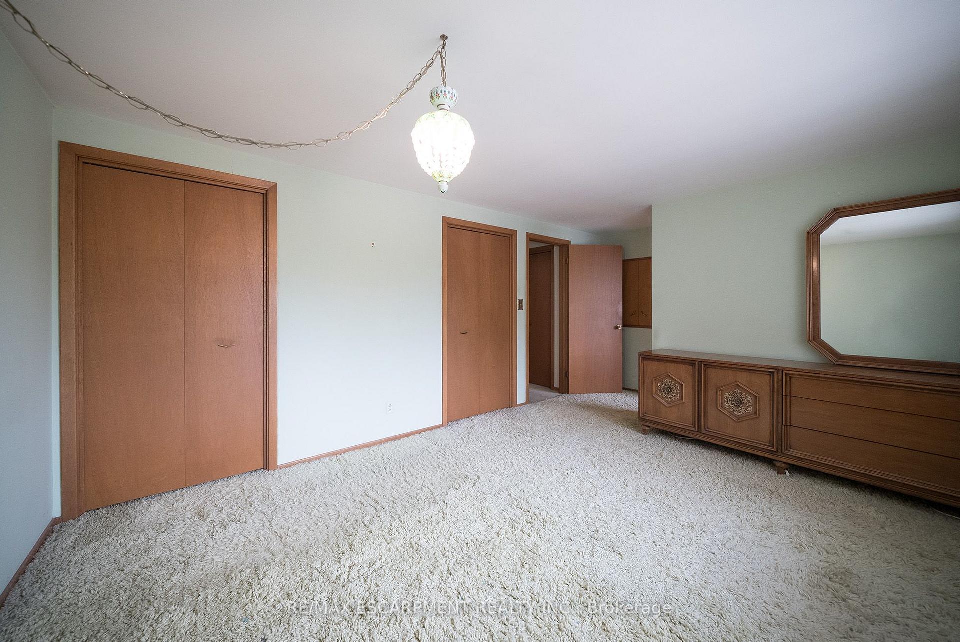 Photo 15 of 24 Japonica Crescent, Brantford, Henderson-Sky Acres — HOMEH