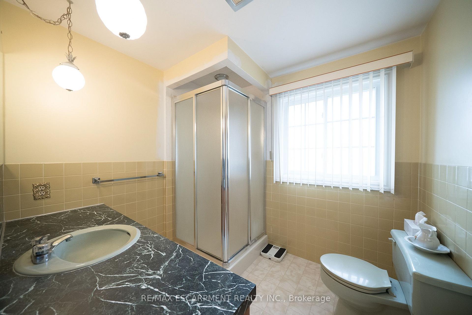Photo 16 of 24 Japonica Crescent, Brantford, Henderson-Sky Acres — HOMEH