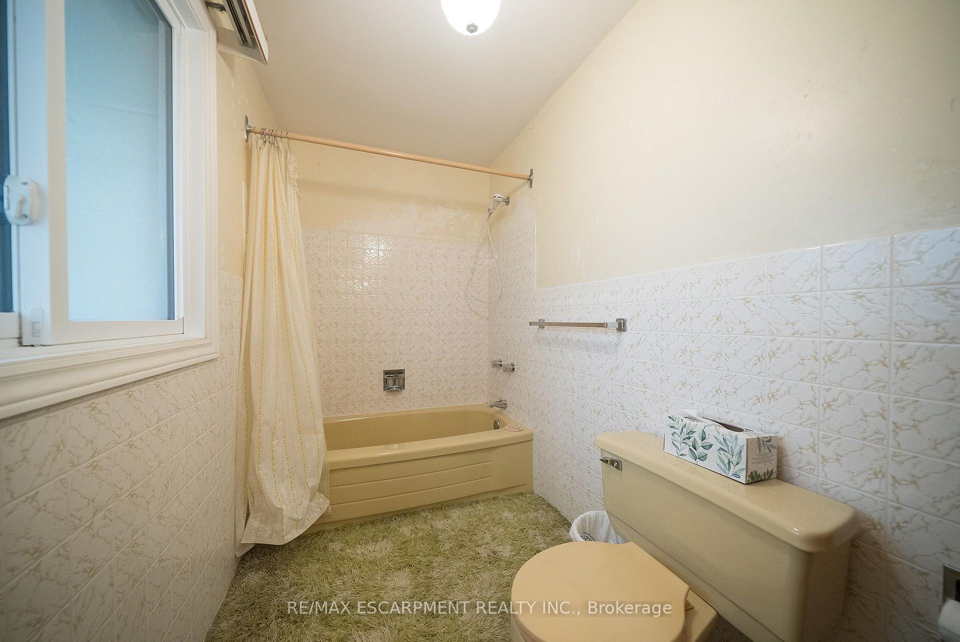 Photo 20 of 24 Japonica Crescent, Brantford, Henderson-Sky Acres — HOMEH