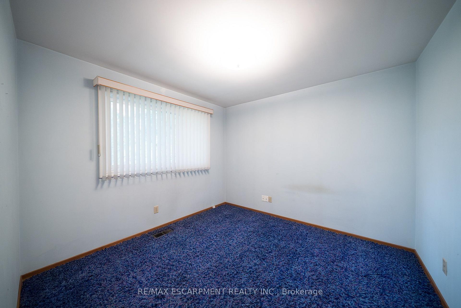 Photo 21 of 24 Japonica Crescent, Brantford, Henderson-Sky Acres — HOMEH