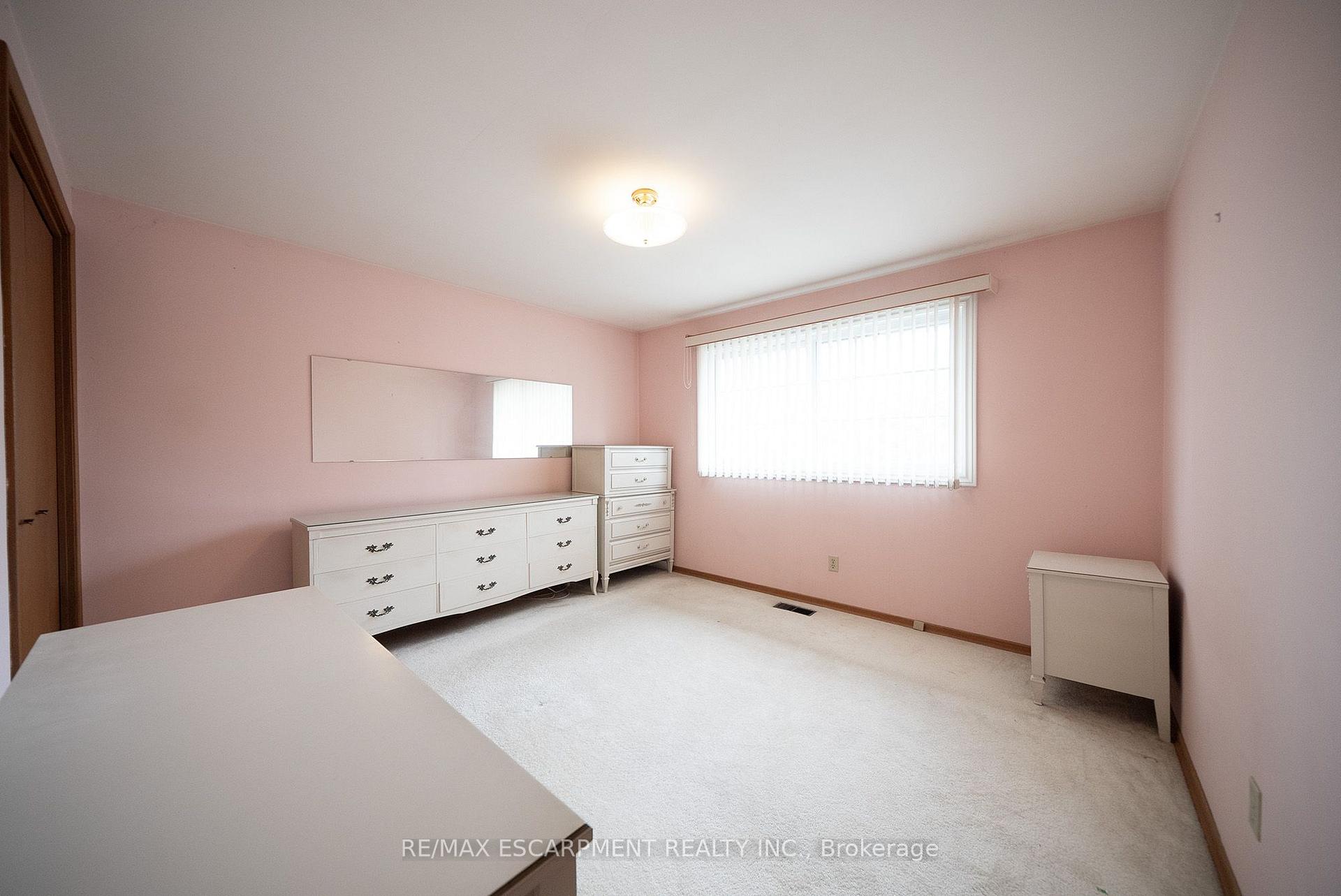 Photo 23 of 24 Japonica Crescent, Brantford, Henderson-Sky Acres — HOMEH