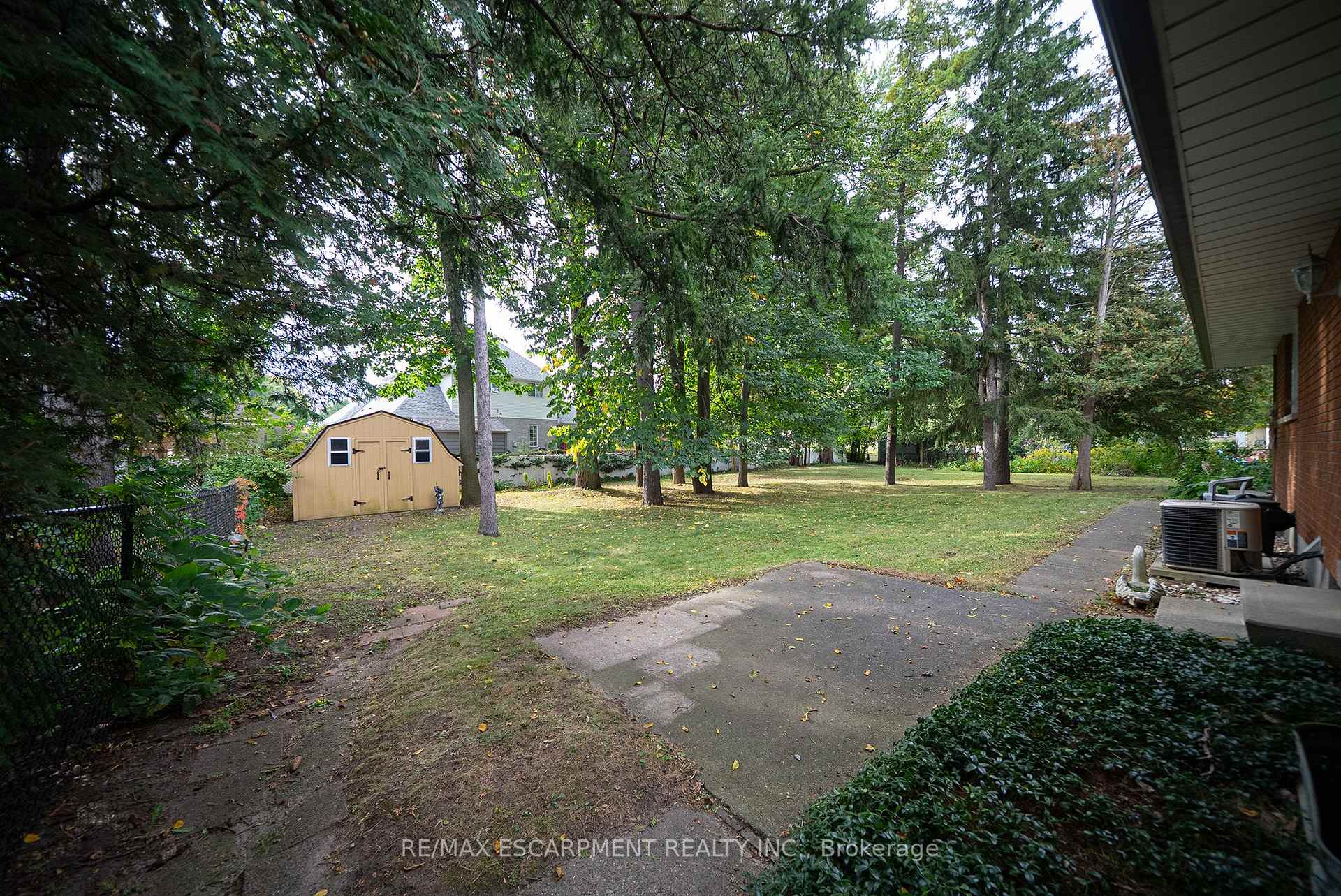 Photo 29 of 24 Japonica Crescent, Brantford, Henderson-Sky Acres — HOMEH