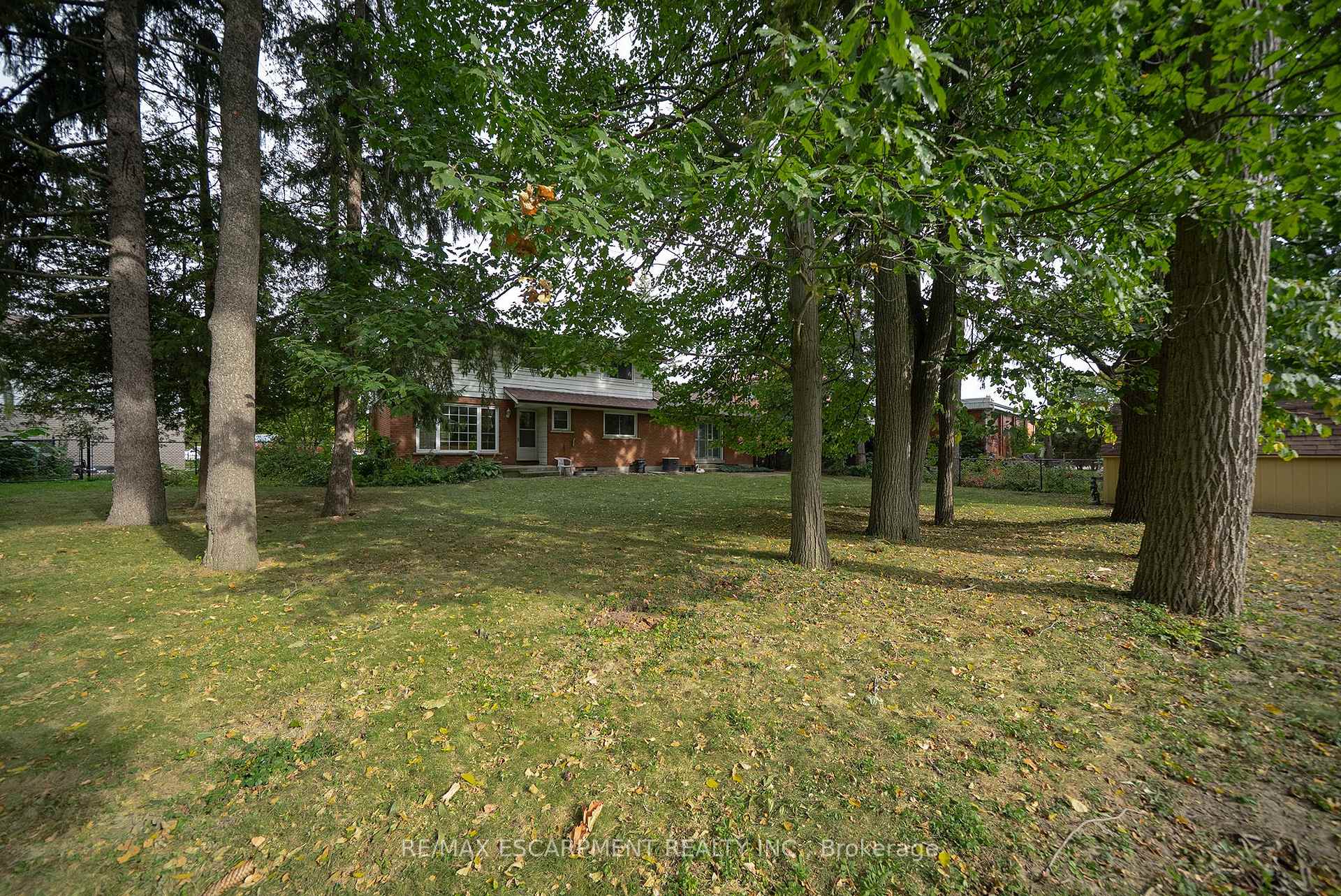 Photo 30 of 24 Japonica Crescent, Brantford, Henderson-Sky Acres — HOMEH