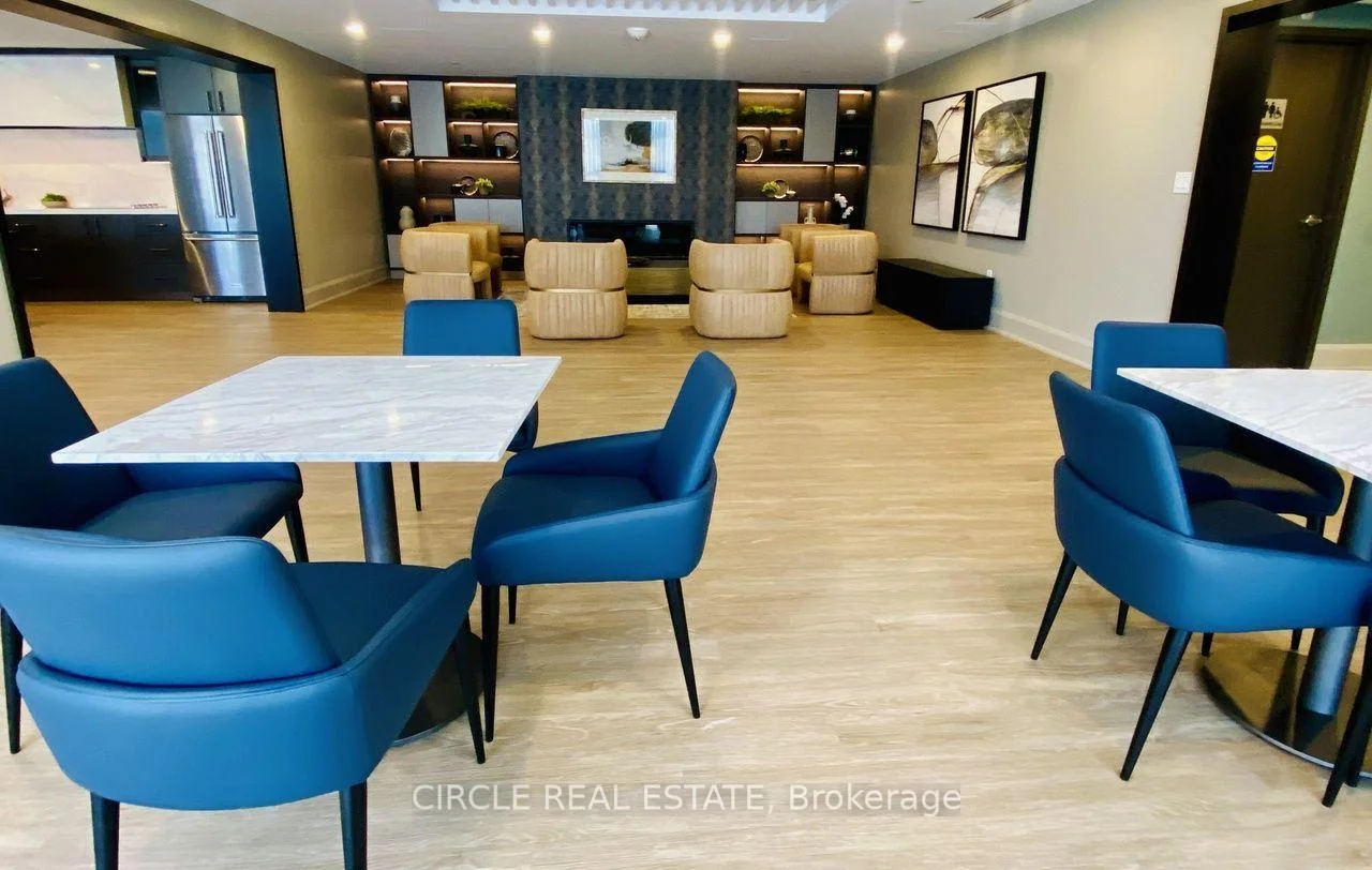 Photo 6 of Unit 432, 10 Mallard Trail, Hamilton, Waterdown — HOMEH