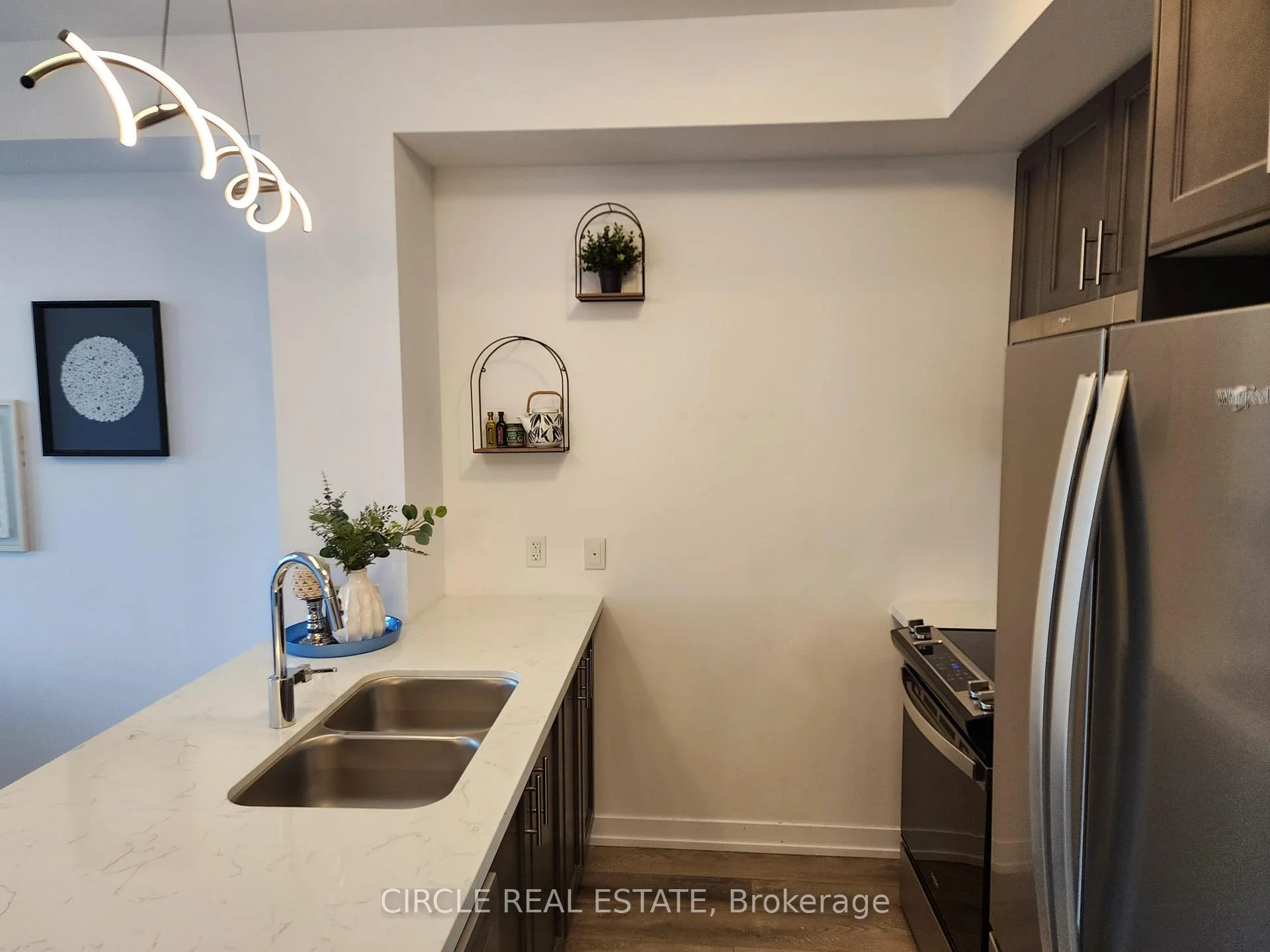 Photo 14 of Unit 432, 10 Mallard Trail, Hamilton, Waterdown — HOMEH