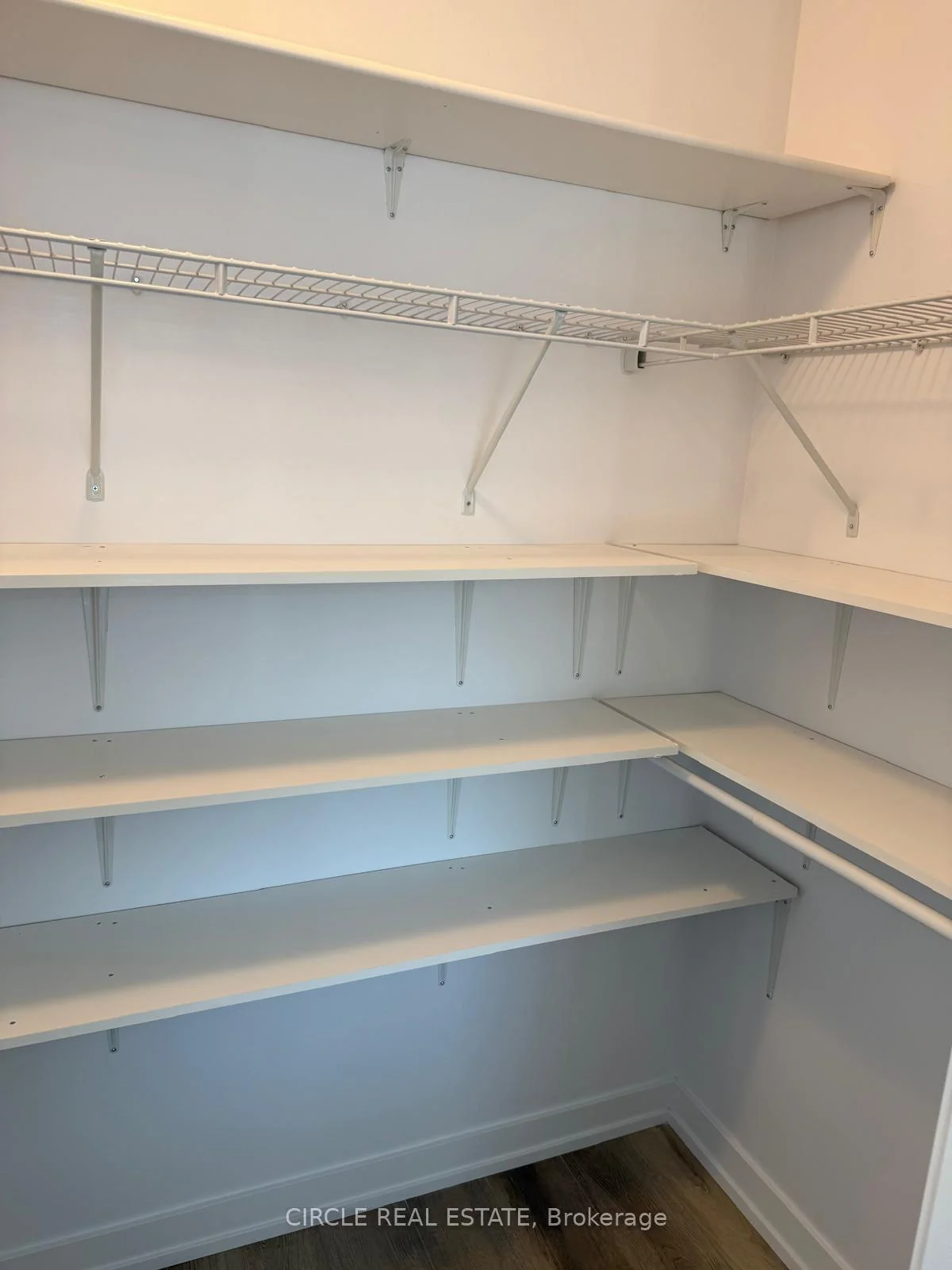 Photo 21 of Unit 432, 10 Mallard Trail, Hamilton, Waterdown — HOMEH