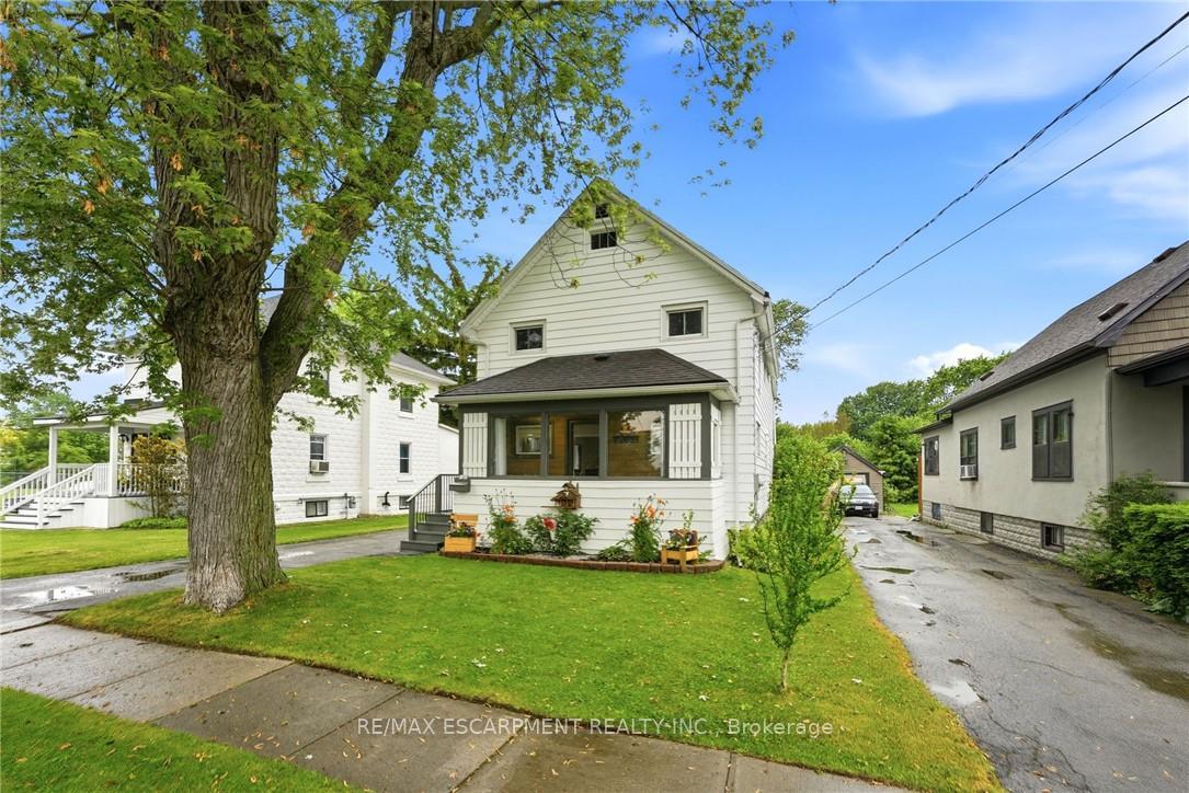 Photo of 458 Davis Street