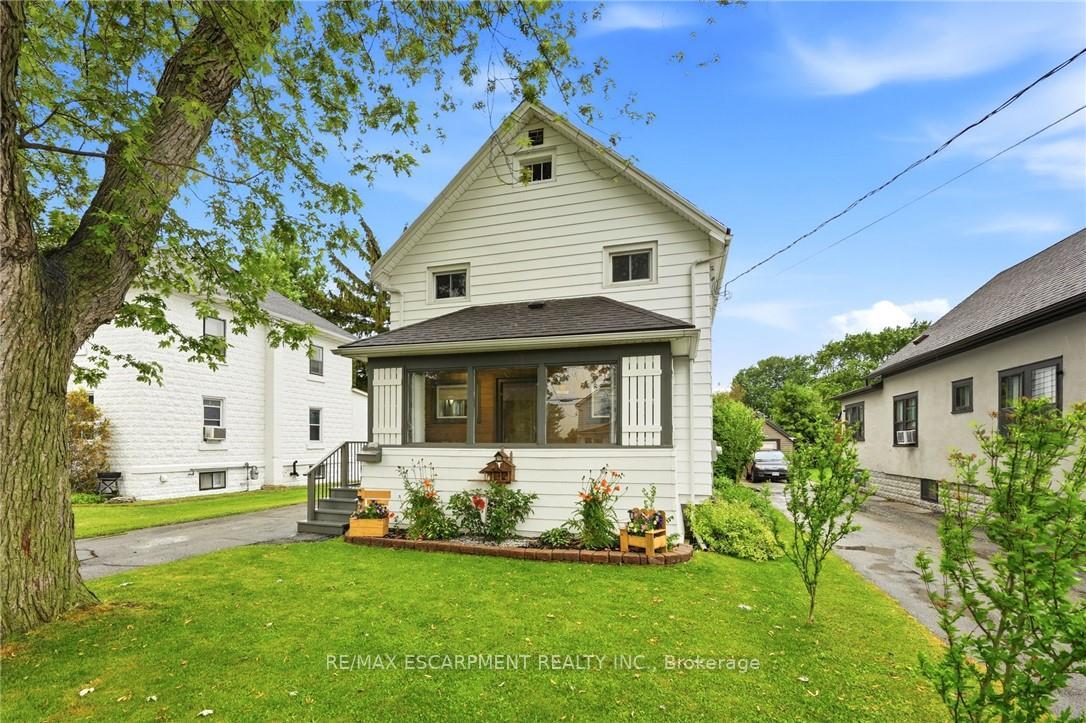 Photo 2 of 458 Davis Street, Port Colborne, Killaly East — HOMEH