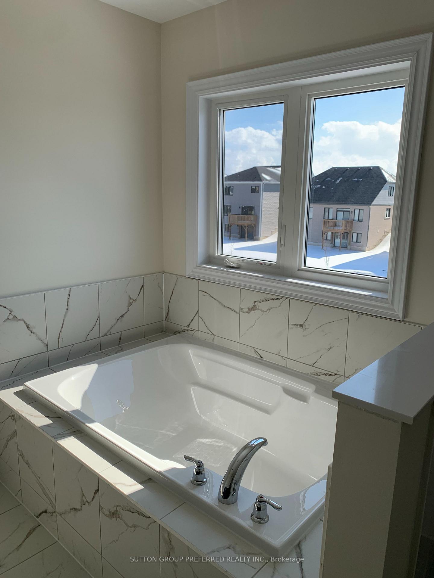 Photo 7 of 271 Vanilla Trail, Thorold, Rolling Meadows — HOMEH