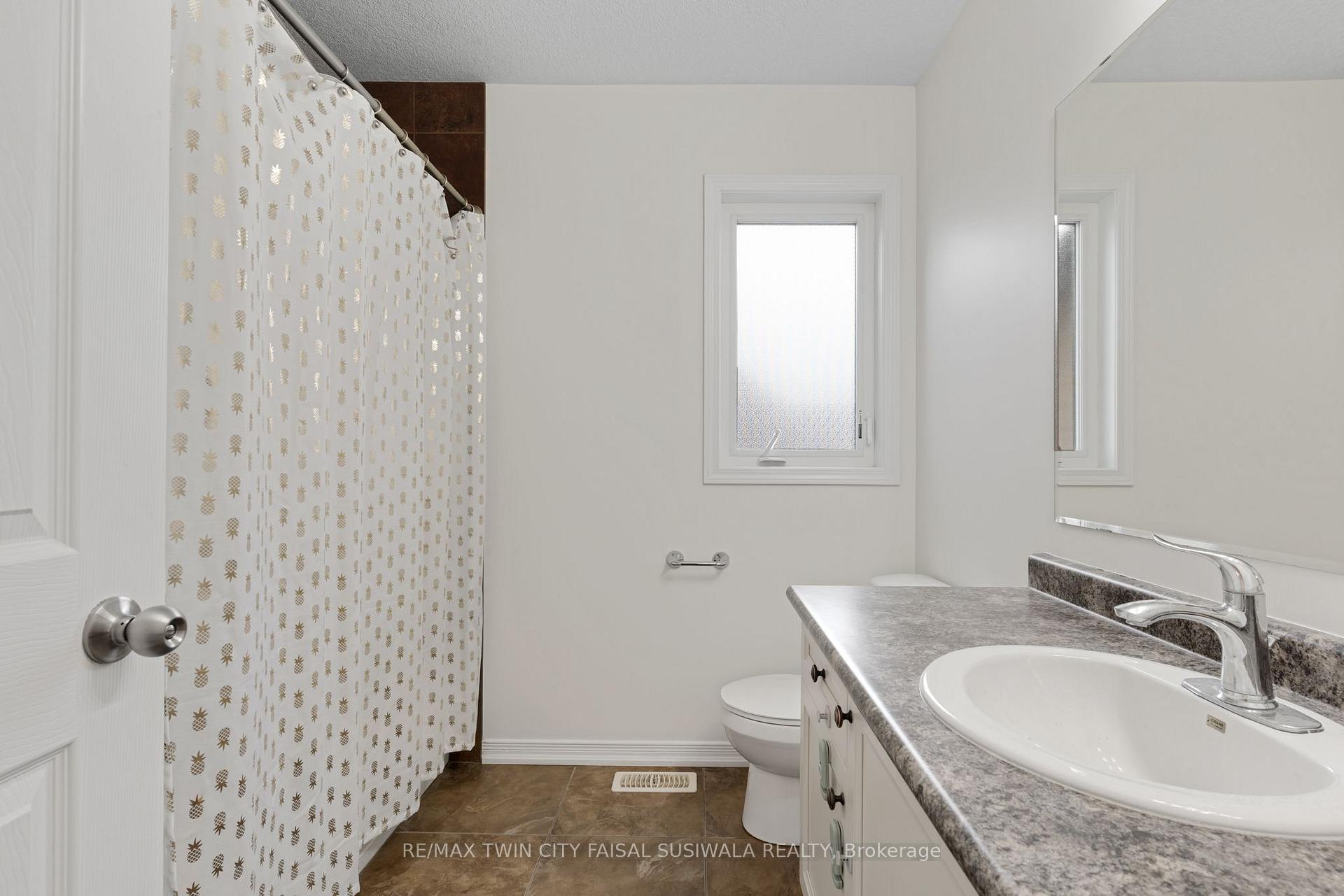 Photo 18 of 278 Thomas Slee Drive, Kitchener, Doon South — HOMEH
