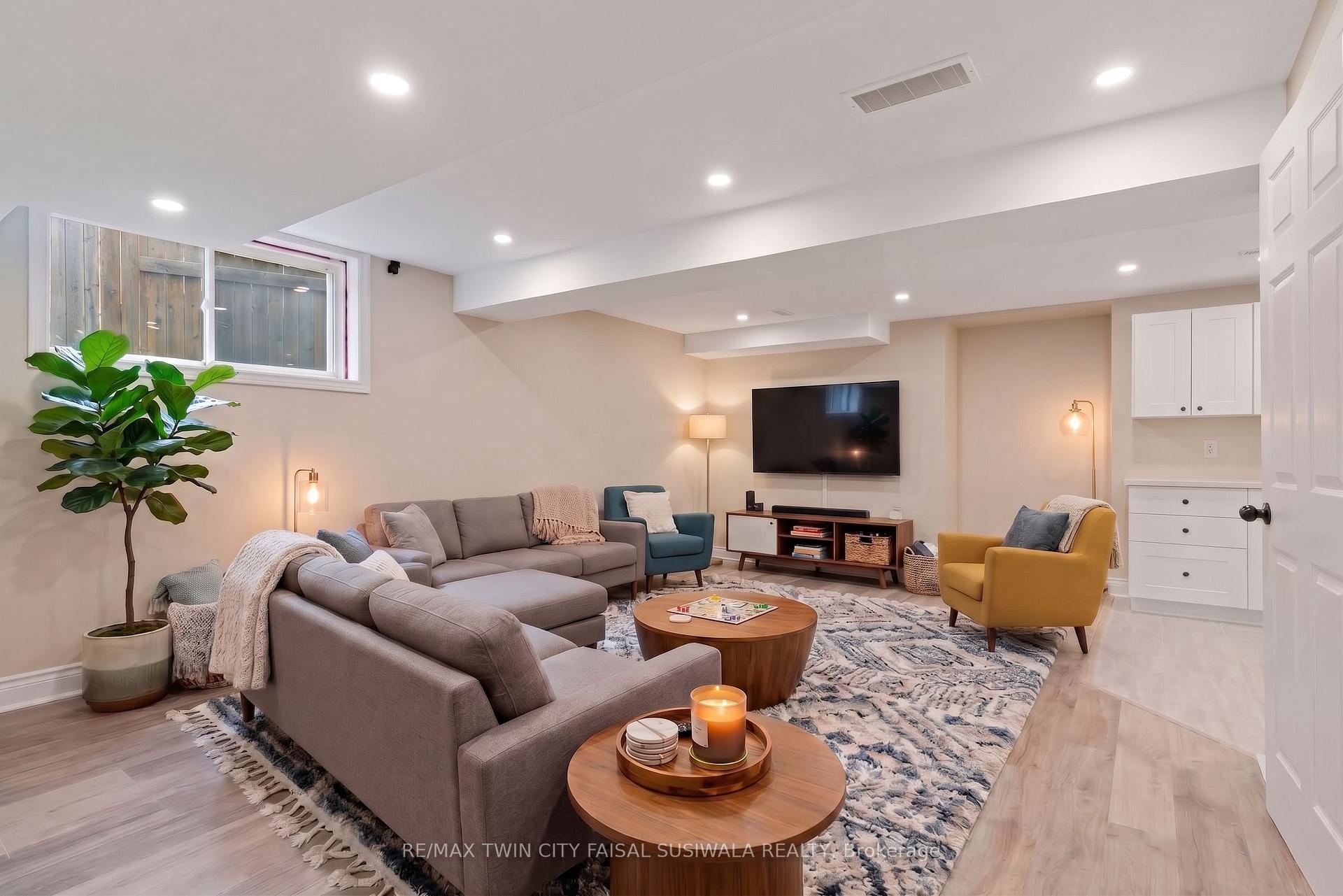 Photo 22 of 278 Thomas Slee Drive, Kitchener, Doon South — HOMEH