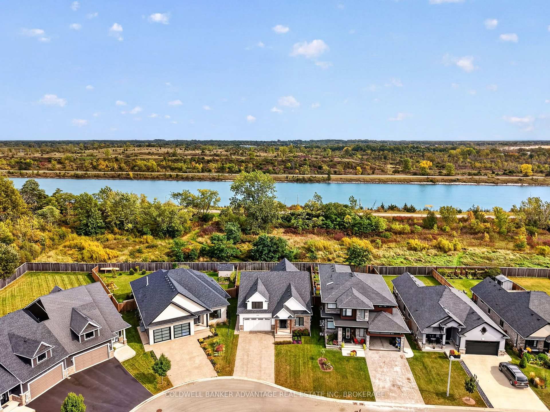 Photo 4 of 162 Viger Drive, Welland, Lincoln/Crowland — HOMEH