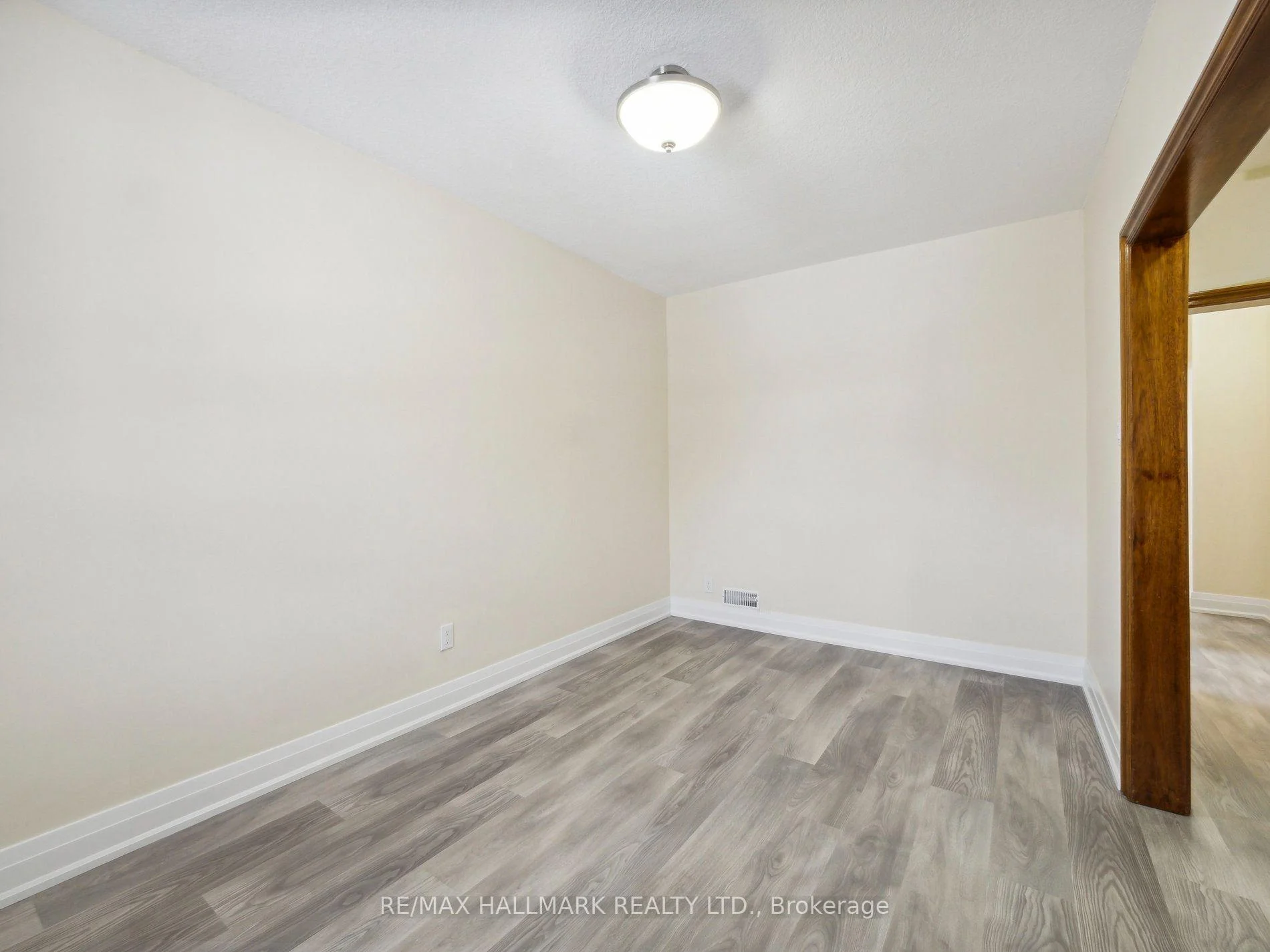 Photo 15 of 1132 Glengrove Avenue, North York, Yorkdale-Glen Park — HOMEH