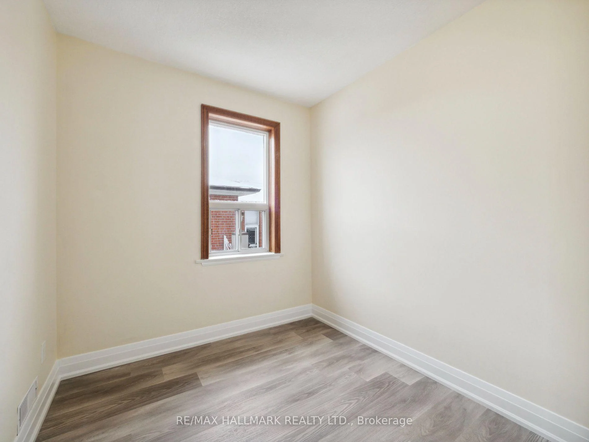 Photo 18 of 1132 Glengrove Avenue, North York, Yorkdale-Glen Park — HOMEH