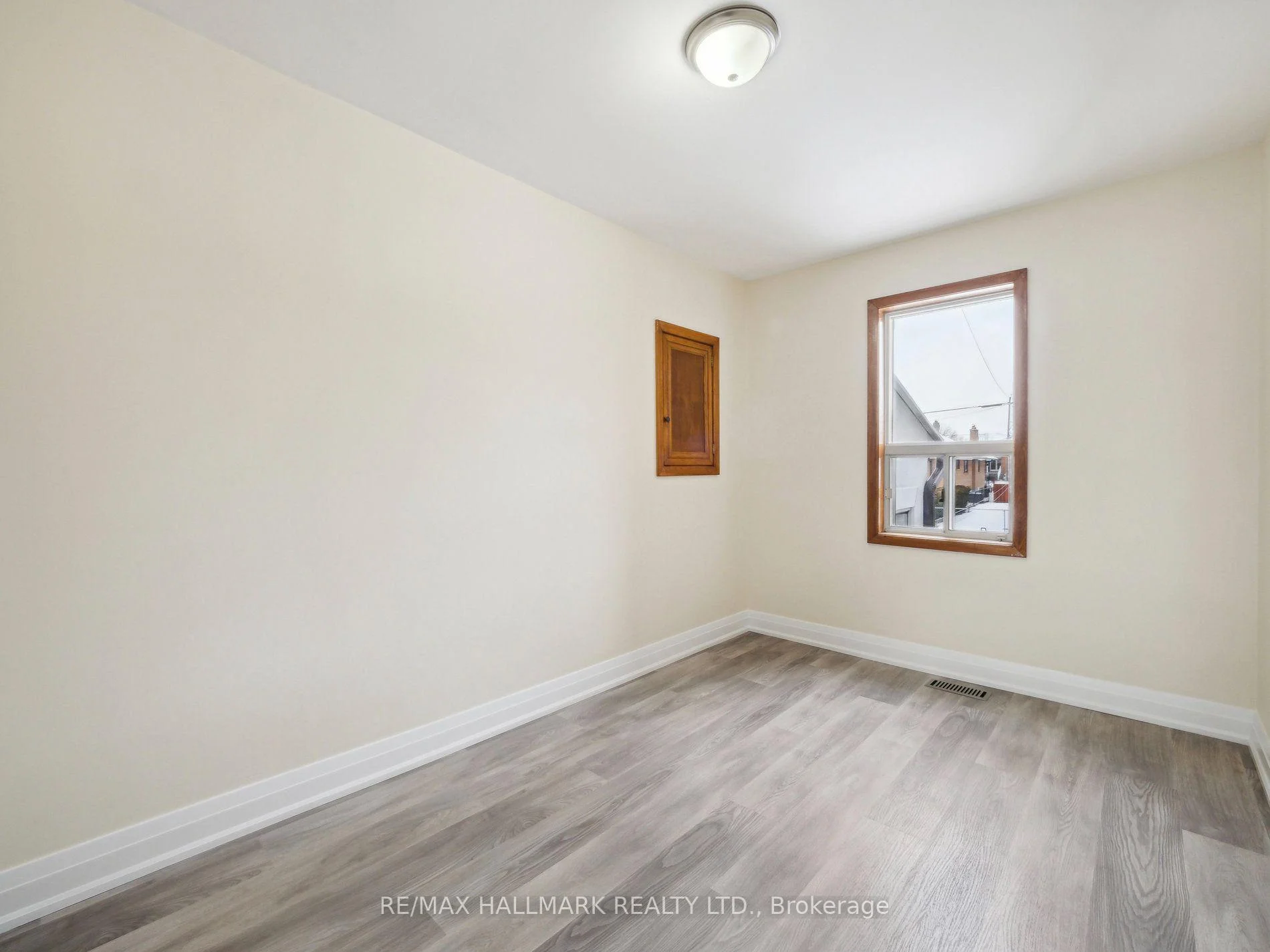 Photo 24 of 1132 Glengrove Avenue, North York, Yorkdale-Glen Park — HOMEH