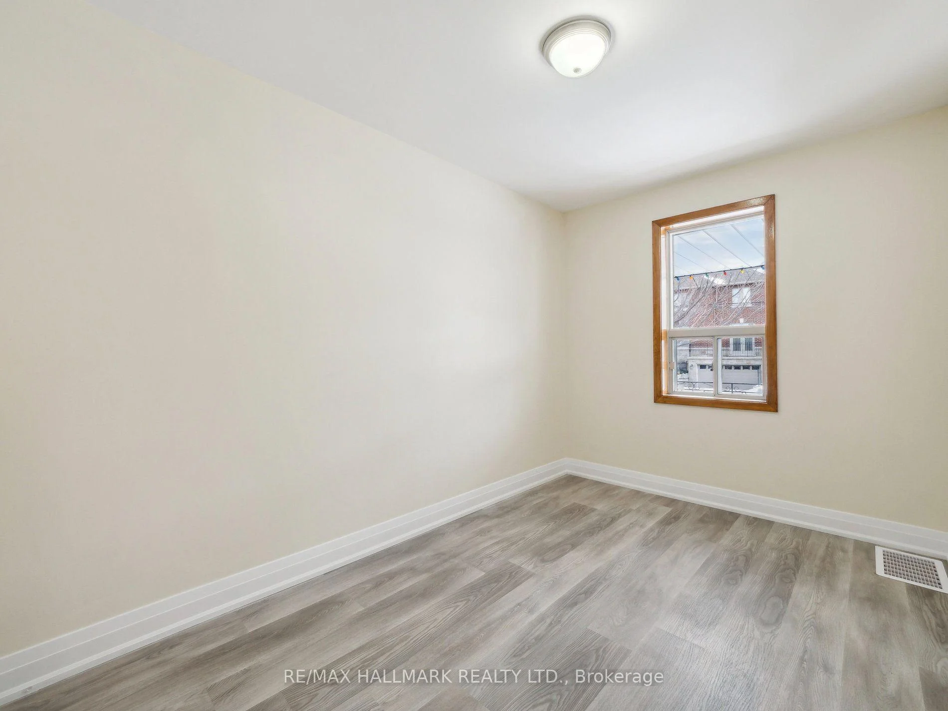 Photo 29 of 1132 Glengrove Avenue, North York, Yorkdale-Glen Park — HOMEH