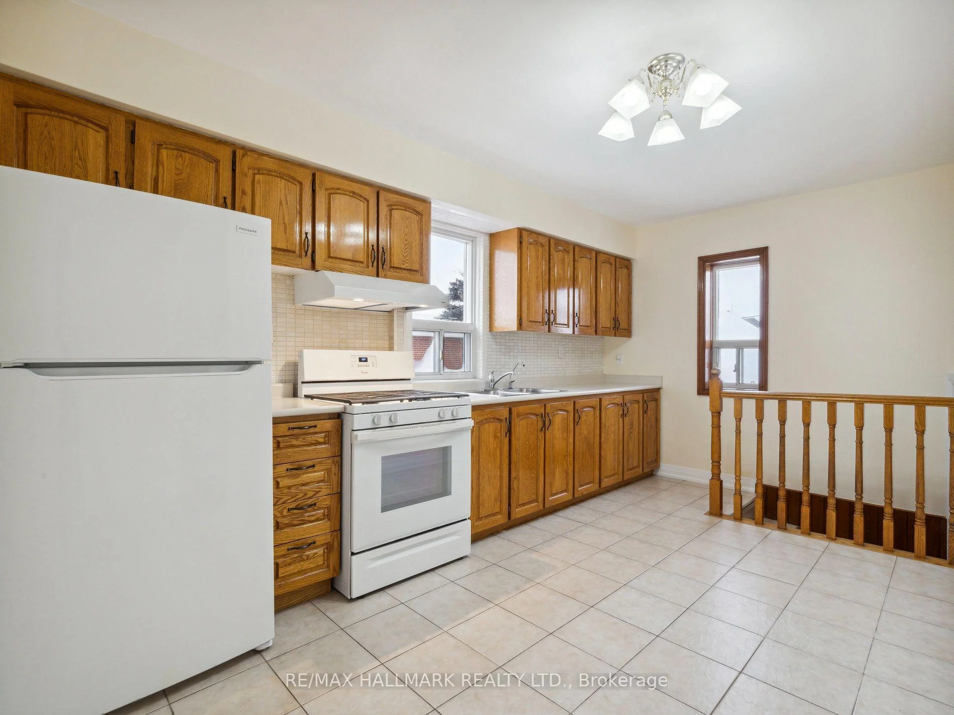 Photo 34 of 1132 Glengrove Avenue, North York, Yorkdale-Glen Park — HOMEH