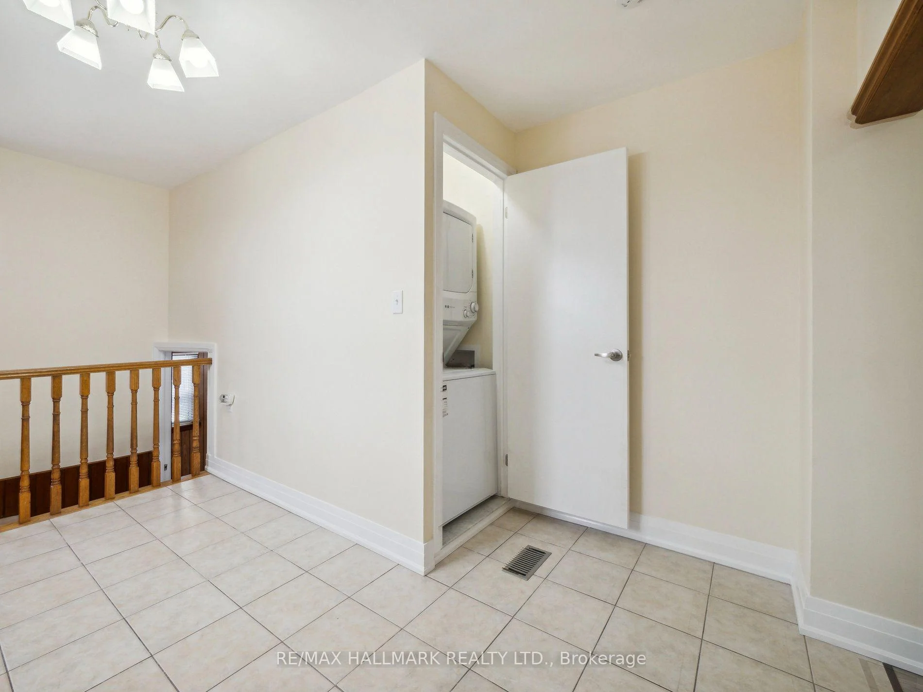 Photo 35 of 1132 Glengrove Avenue, North York, Yorkdale-Glen Park — HOMEH