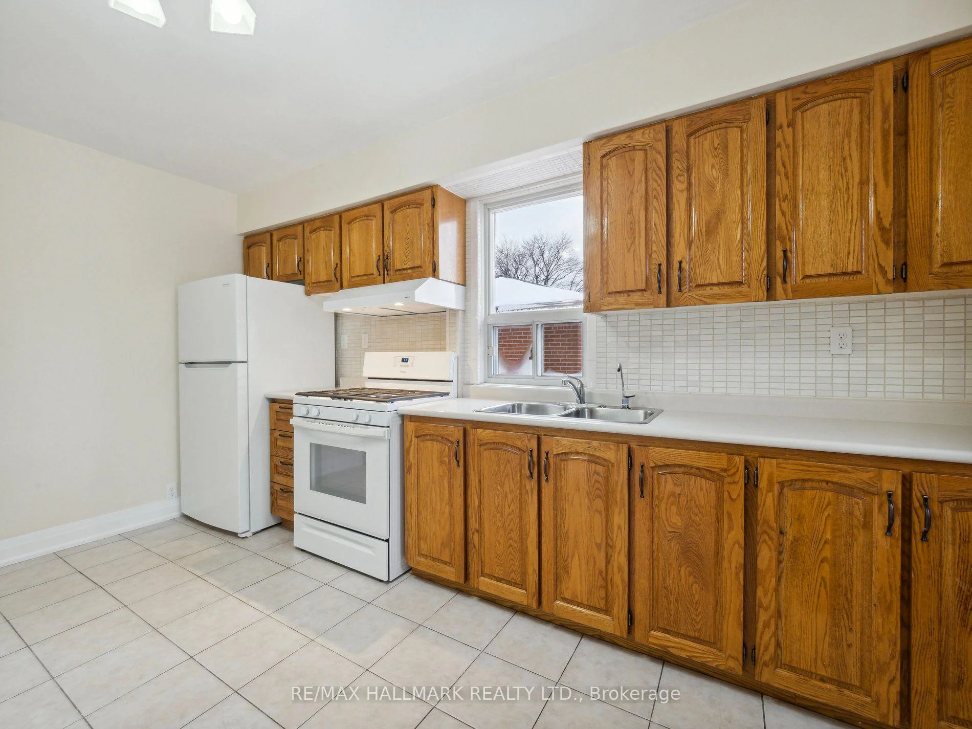 Photo 37 of 1132 Glengrove Avenue, North York, Yorkdale-Glen Park — HOMEH