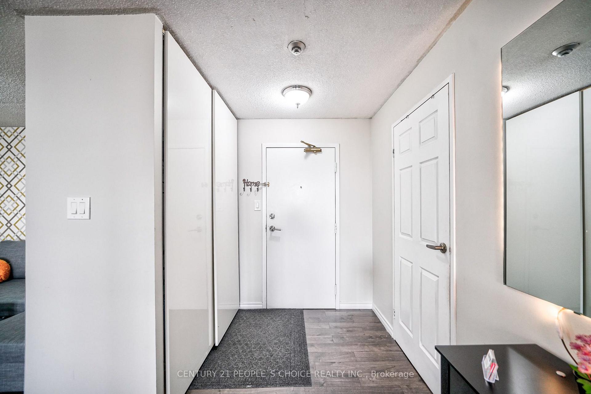Photo 3 of Unit 1710, 5 Rowntree Road, Etobicoke, Mount Olive-Silverstone-Jamestown — HOMEH