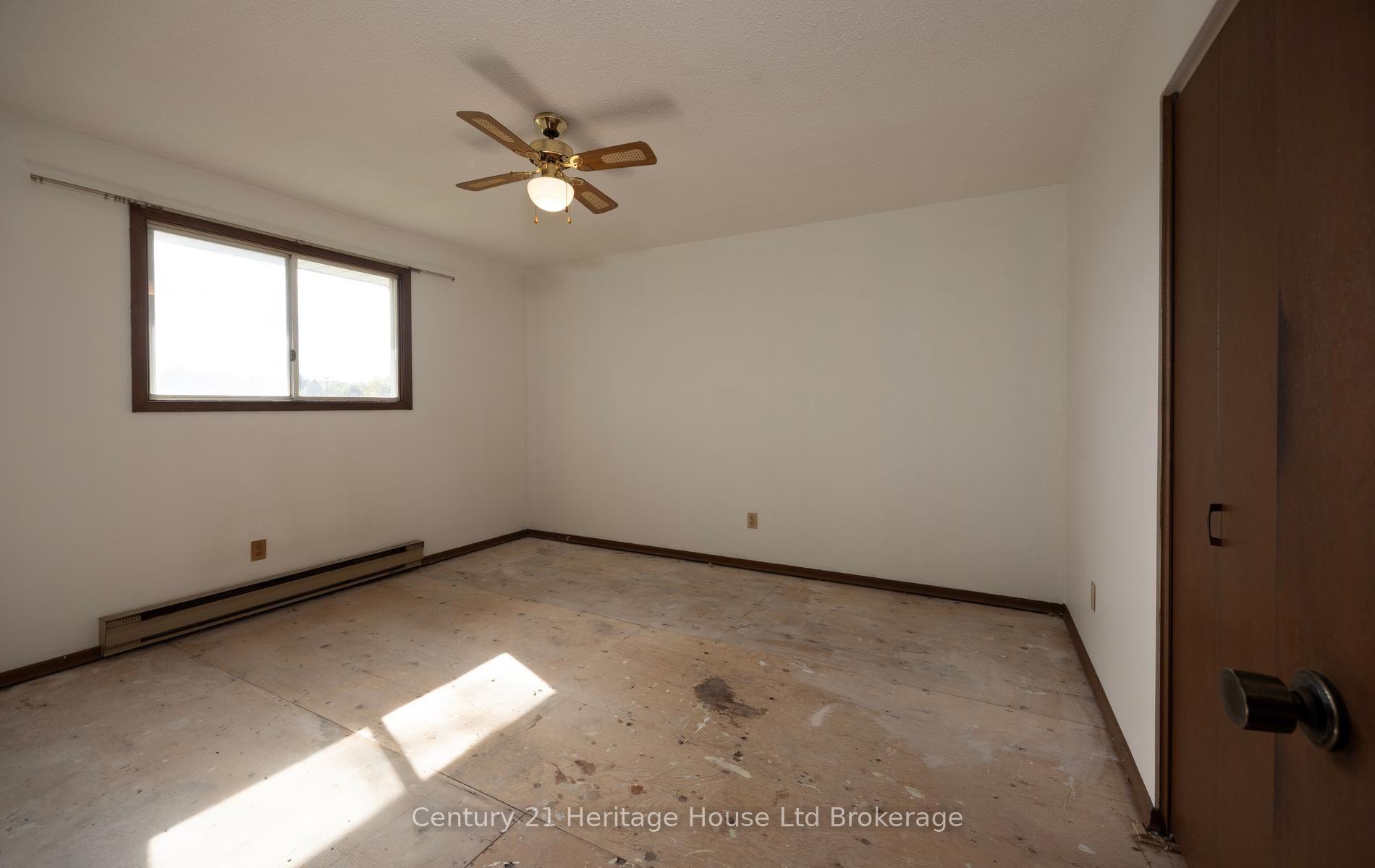 Photo 23 of 111 Briarhill Drive, Stratford — HOMEH