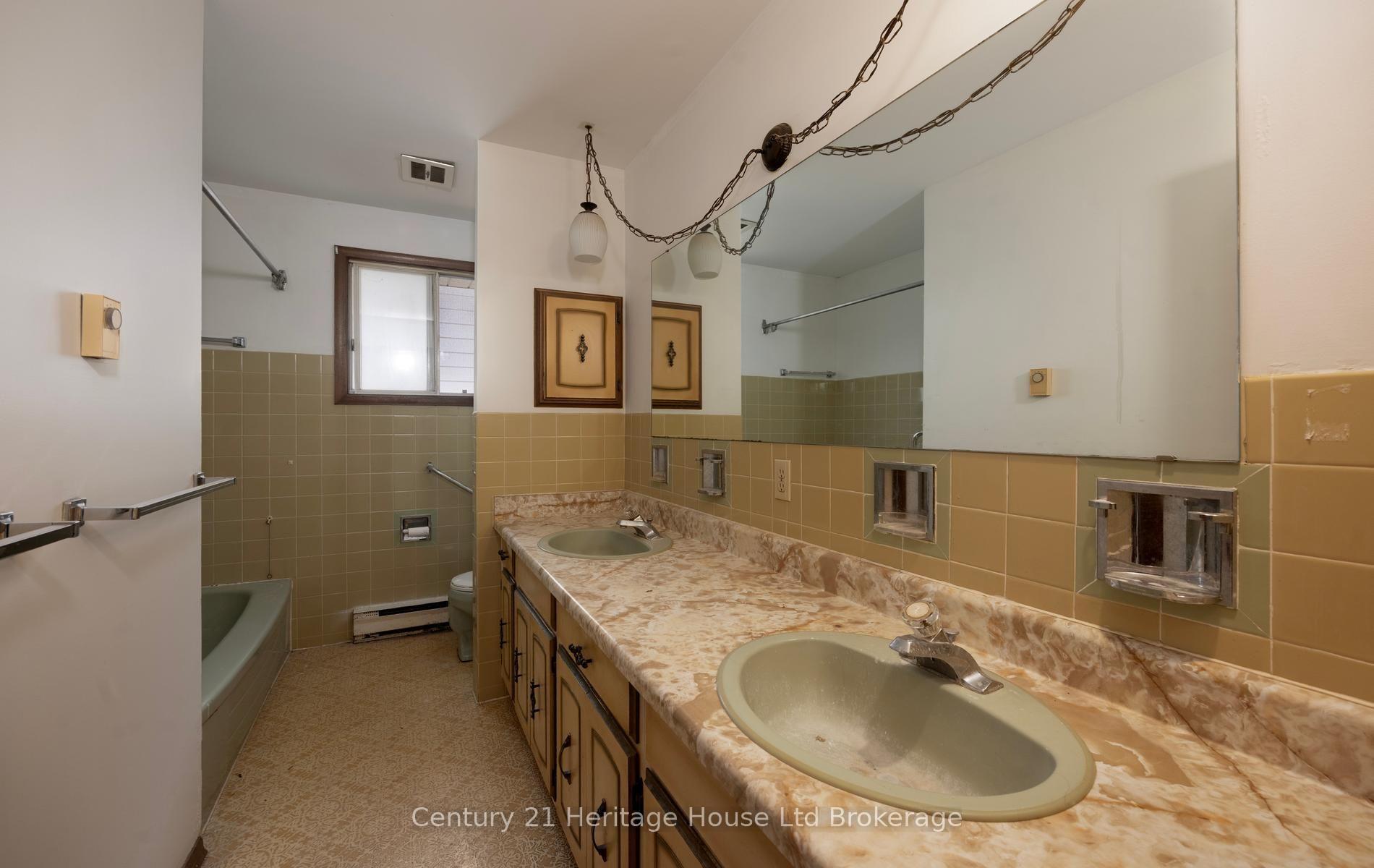 Photo 25 of 111 Briarhill Drive, Stratford — HOMEH
