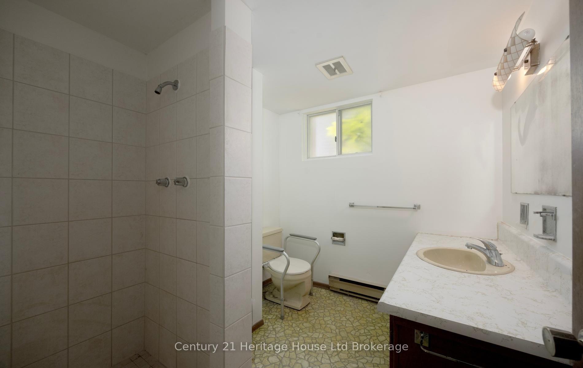 Photo 32 of 111 Briarhill Drive, Stratford — HOMEH